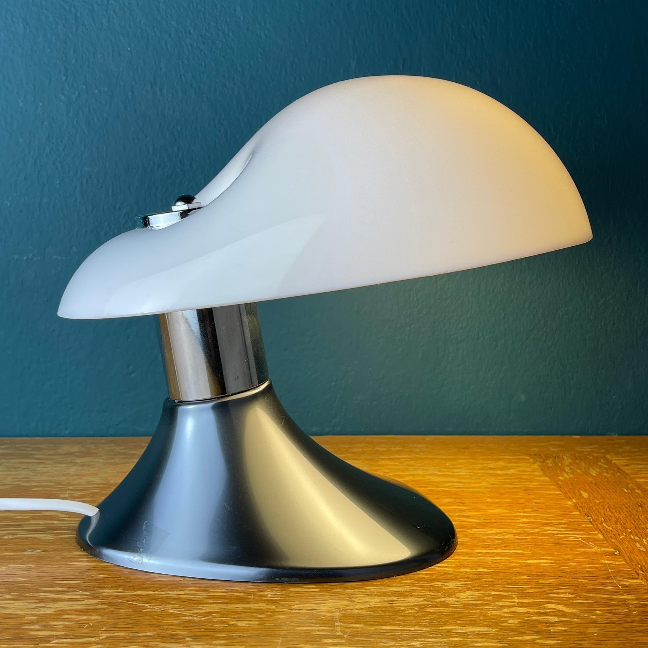Lampe de bureau Cobra par Harvey Guzzini, Italie, années 1960 en vente 2