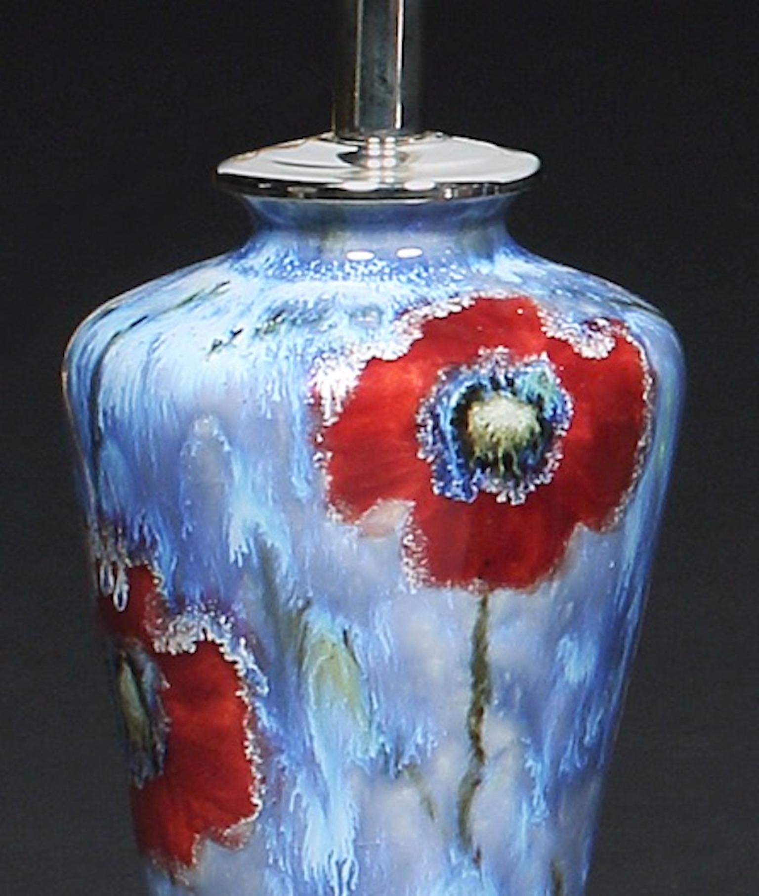 Autre Lampe de bureau Cobridge Poppy and Ice Vase High Blue Red Green White Anita Harris en vente