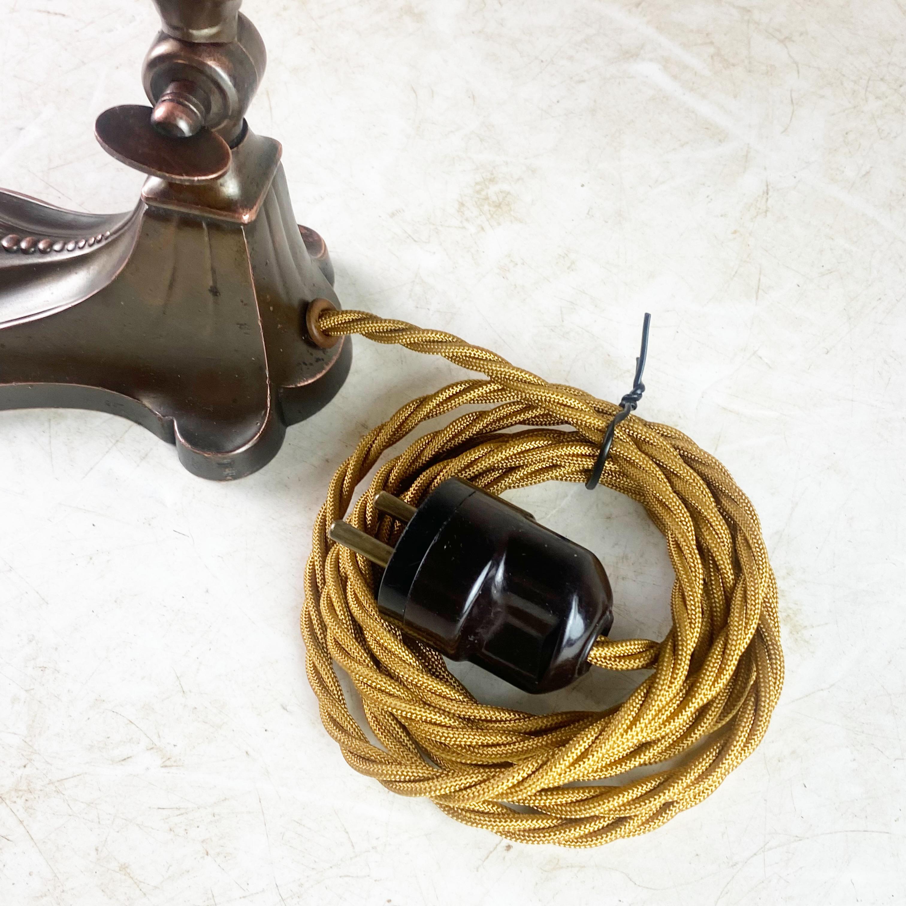 Lámpara de mesa, pátina de cobre, 1900ca Austríaco en venta