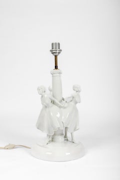 Table lamp: 'Dancing ladies' sculpture in porcelain by Fraureuth Kunstabteilung