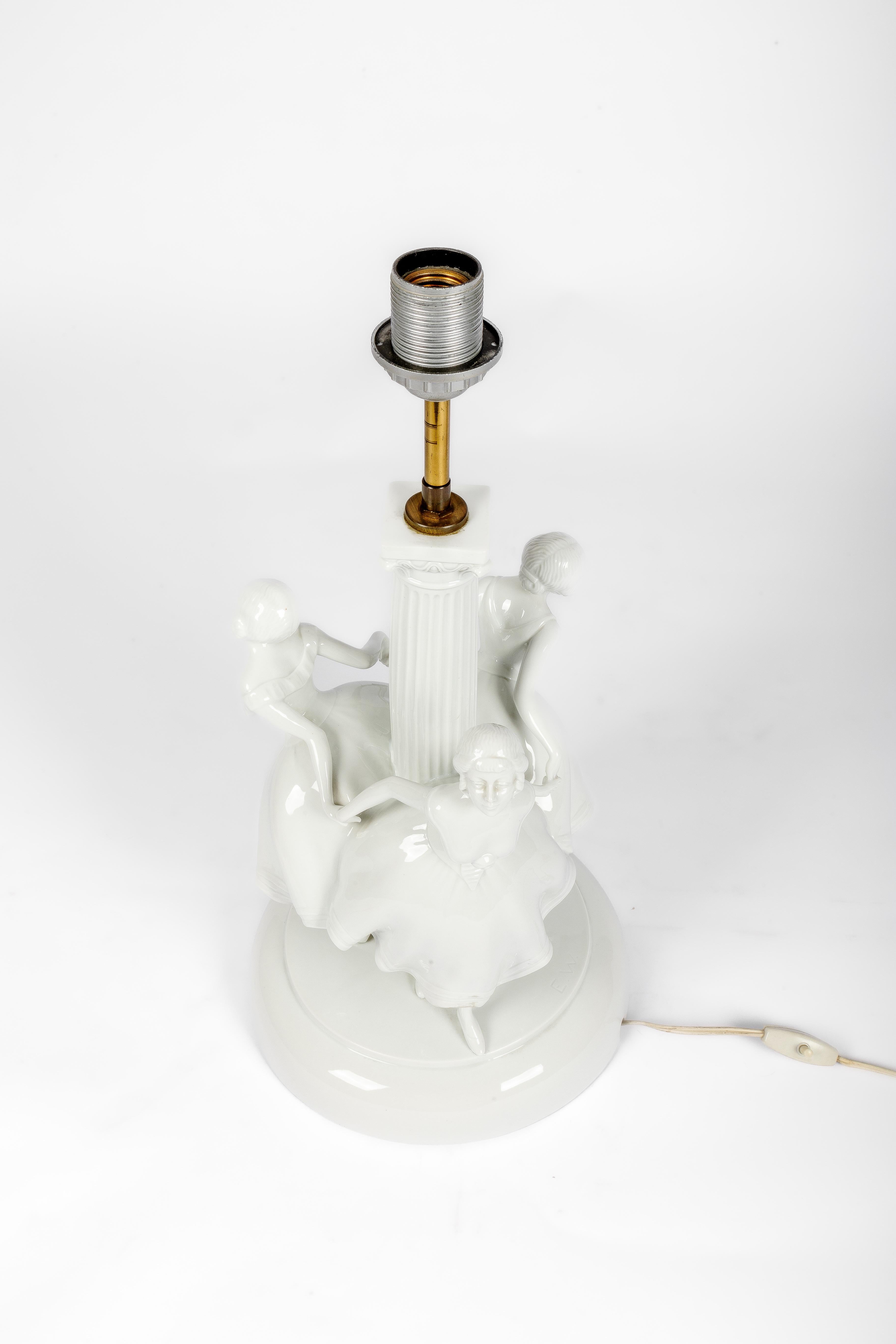 Tedesco Lampada da tavolo: scultura in porcellana 'Dancing ladies' di Fraureuth Kunstabteilung in vendita