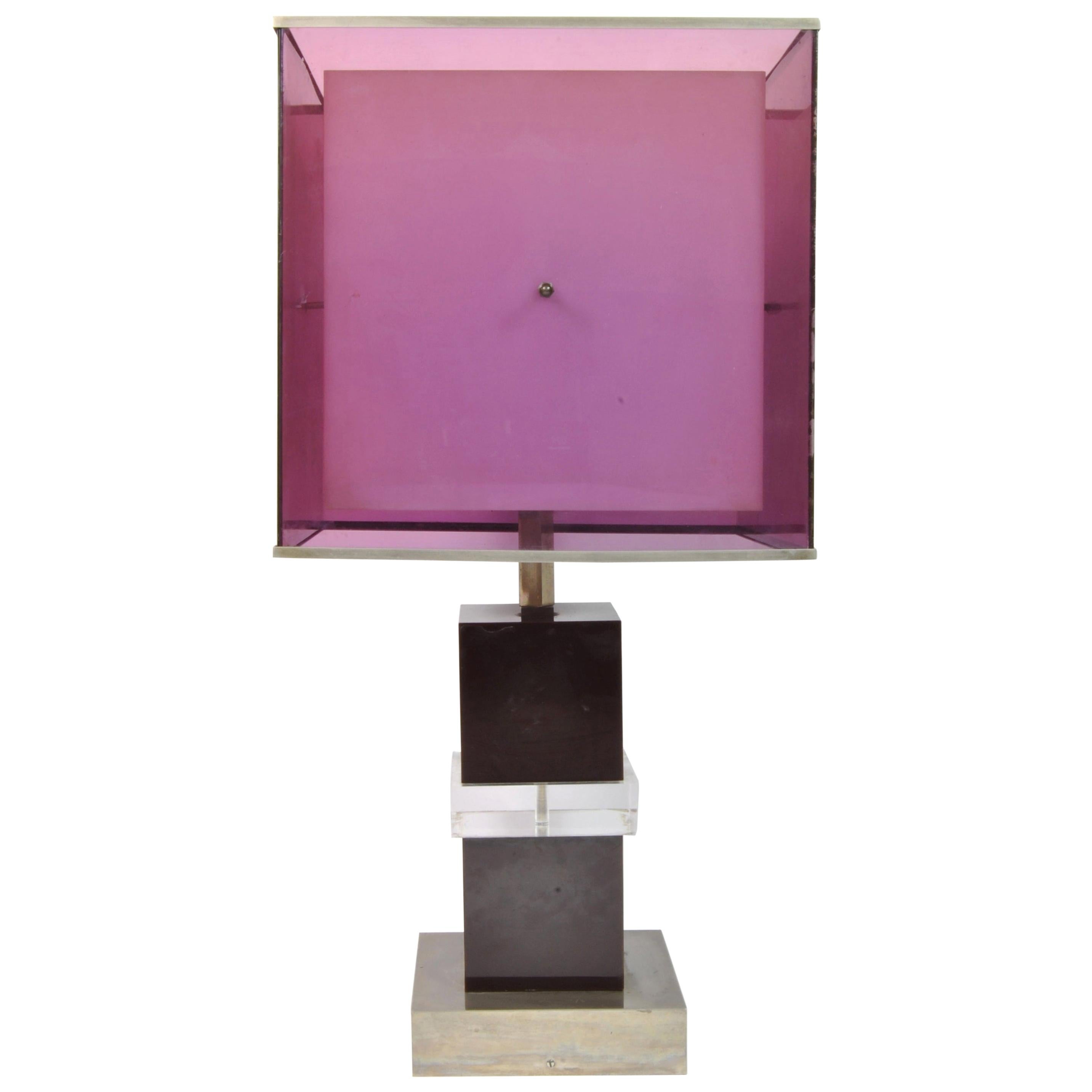 Lampe de bureau design Romeo Rega en lucite violette et base en laiton chromé, Italie, 1970