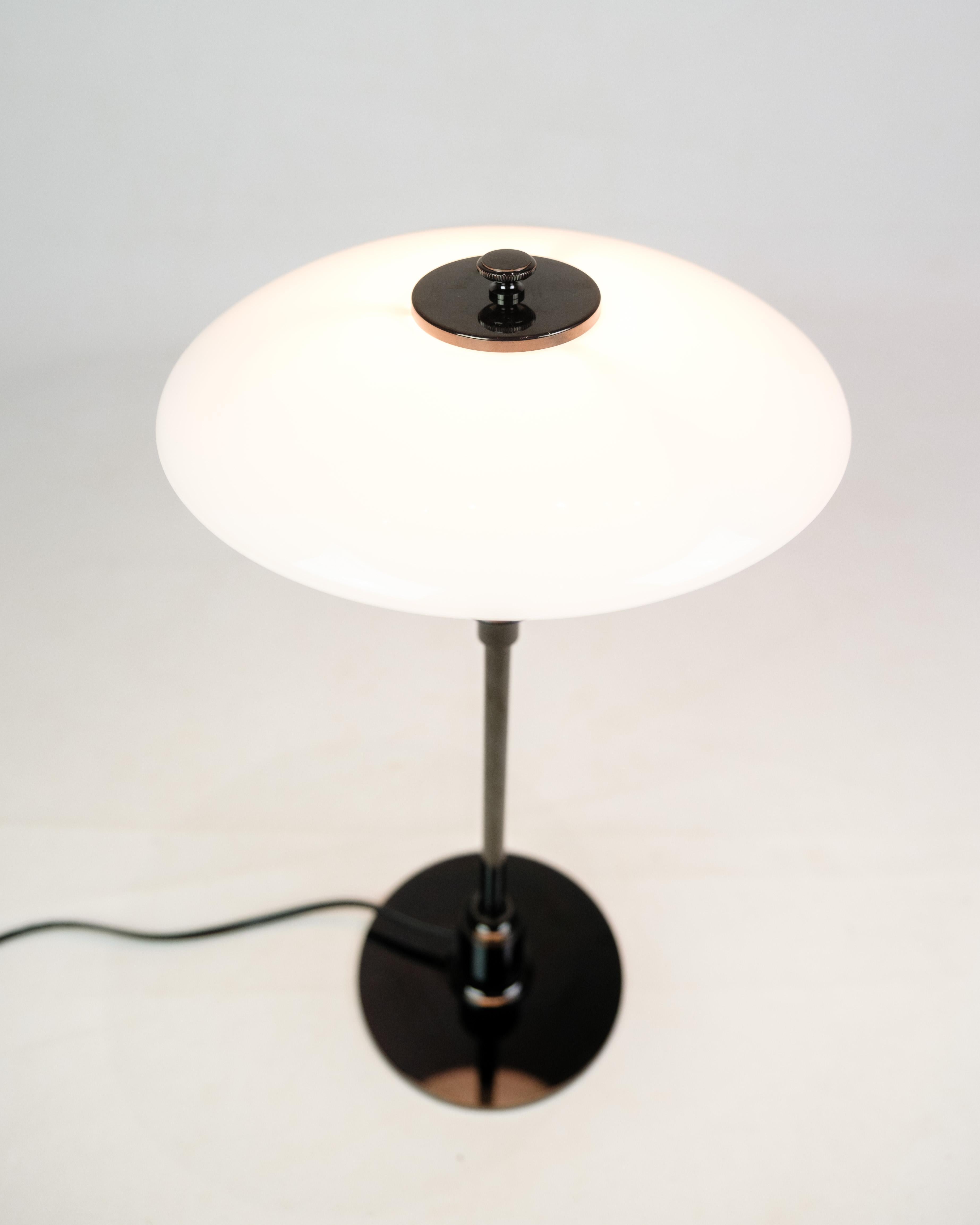 Mid-Century Modern Table lamp, Designed By Poul Henningsen, Model 3/2, Made By Louis Poulsen For Sale