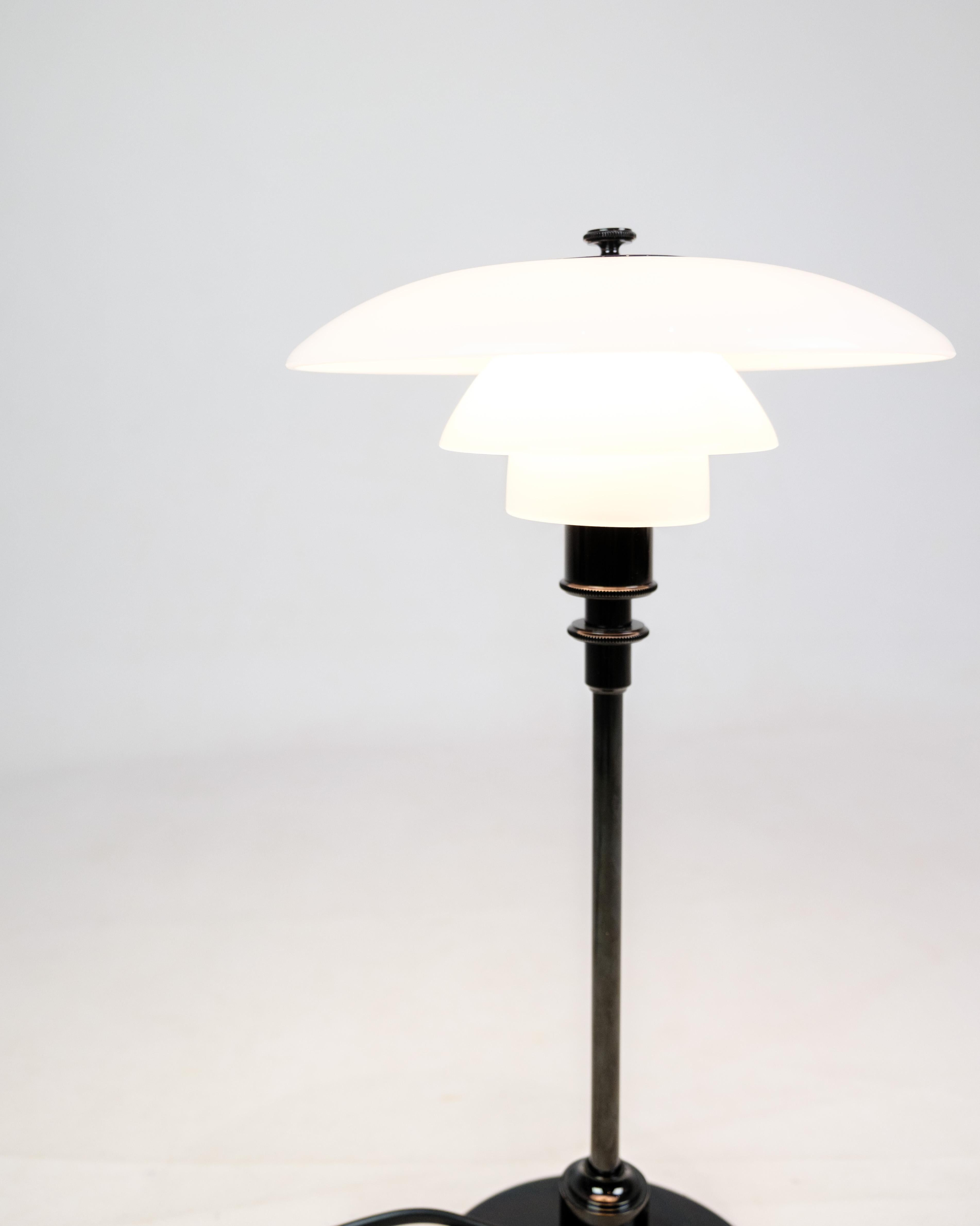 Table lamp, Designed By Poul Henningsen, Model 3/2, Made By Louis Poulsen In Good Condition For Sale In Lejre, DK
