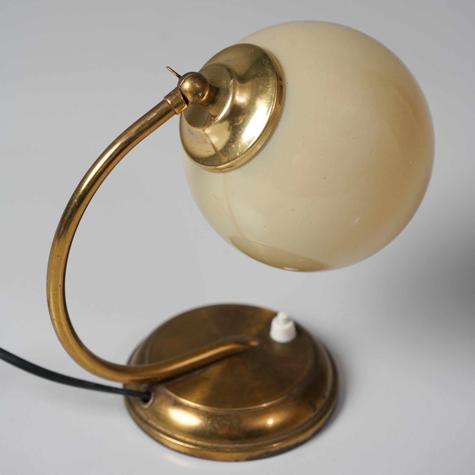 Lampe de table, Finlande, années 1940/1950 Bon état - En vente à Helsinki, Uusimaa