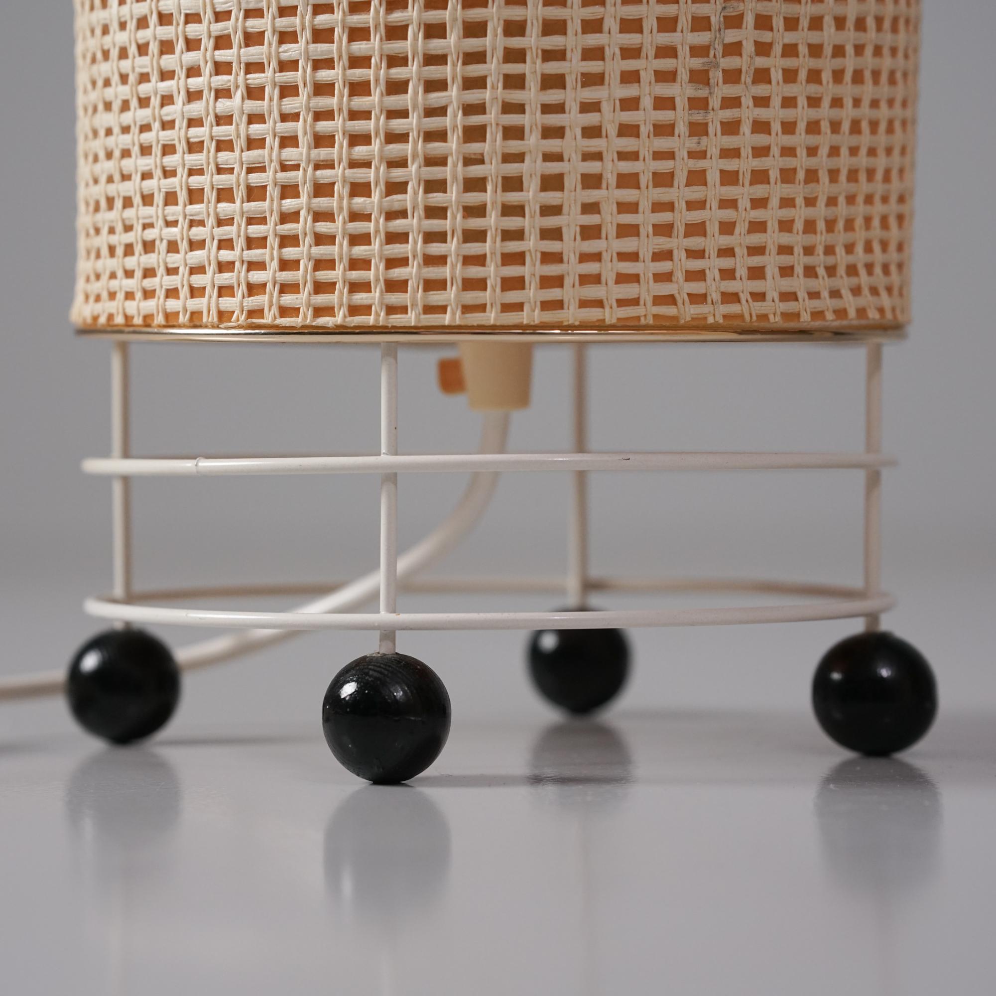 Lámpara de mesa, Finlandia, años 60 Tejido en venta