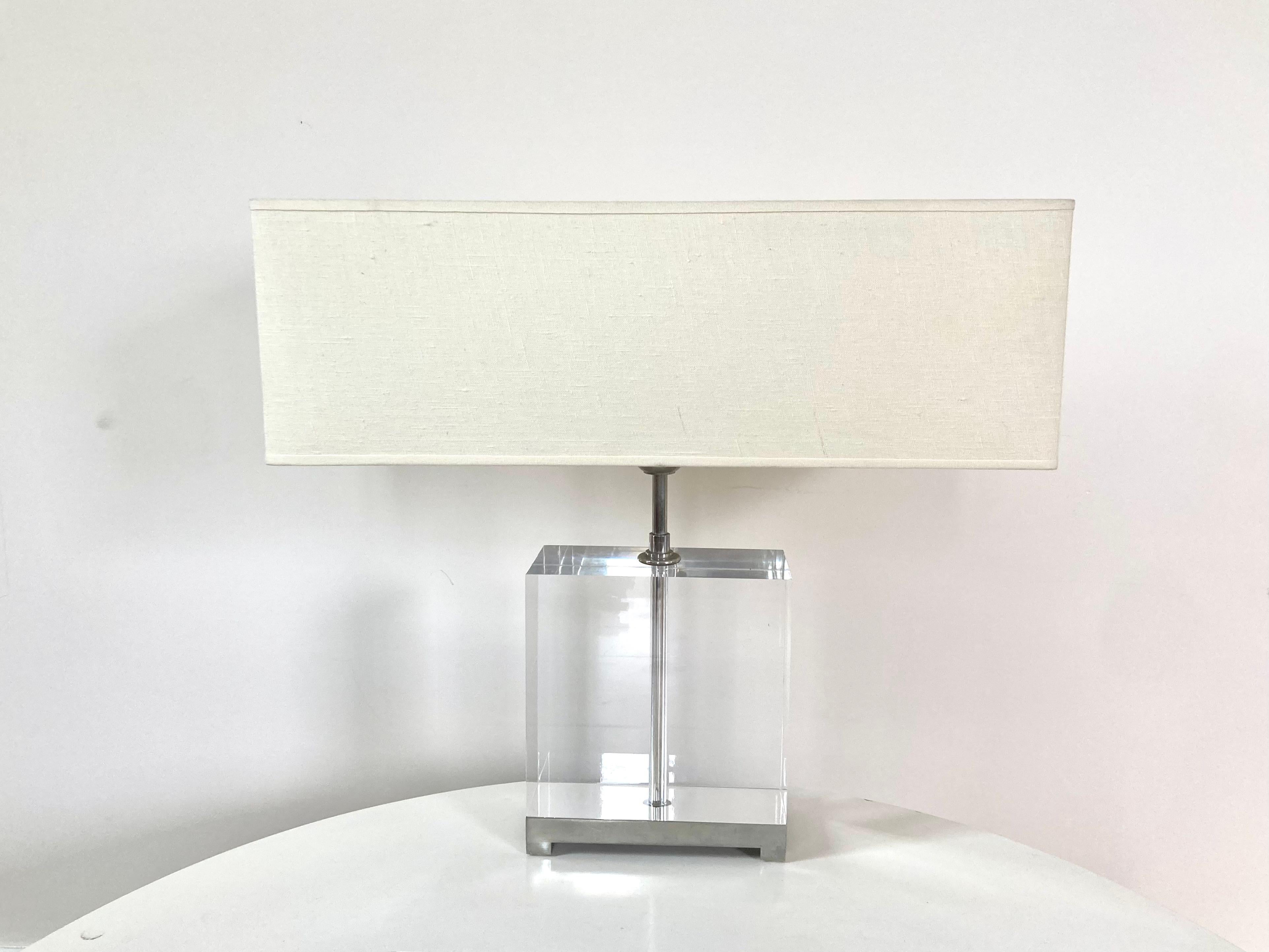 Mid-Century Modern Table lamp Flair in Altuglass For Sale