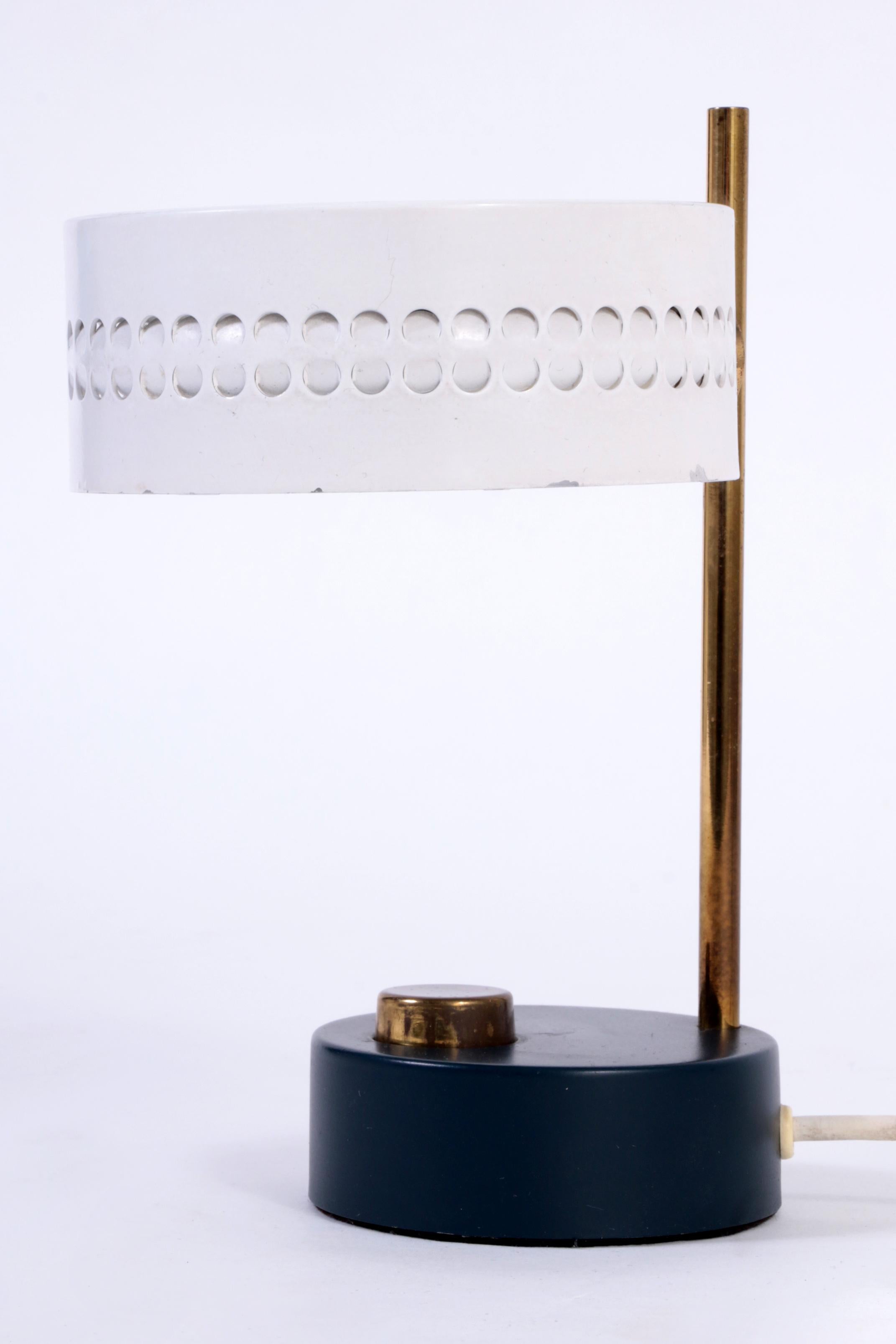 Mathieu Matégot Seltene Tischlampe Frankreich 1955 im Angebot 1