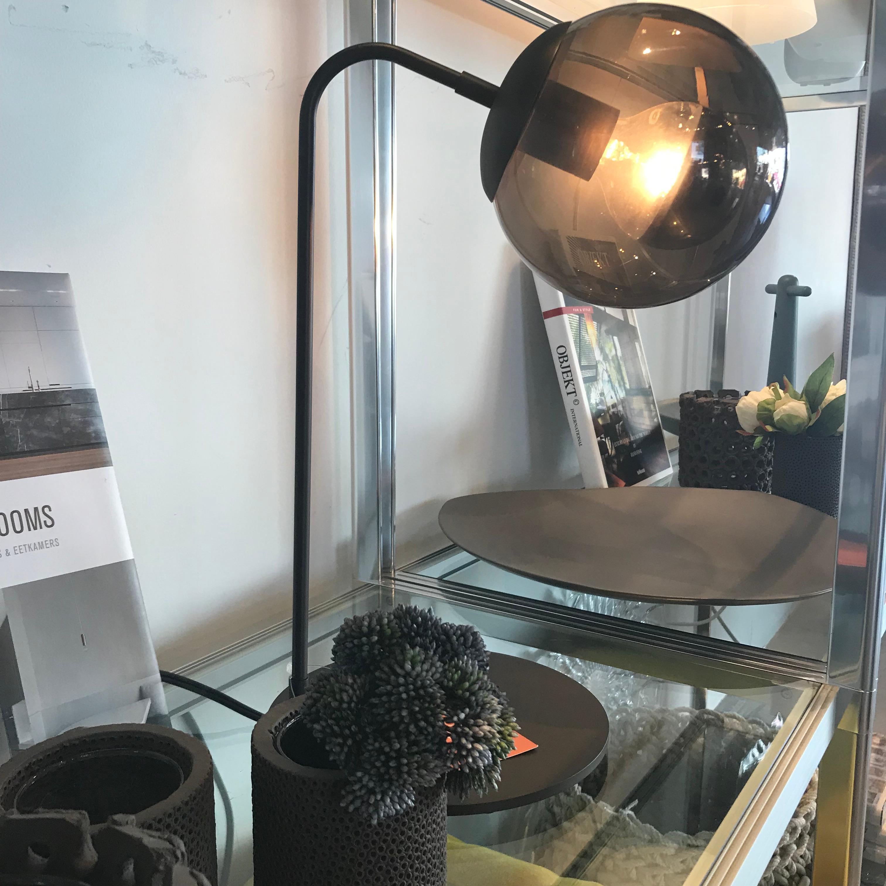 Beste Bronze Smoke Metal Base/Glass Globe Modo Desk Lamp by Roll and SO-24