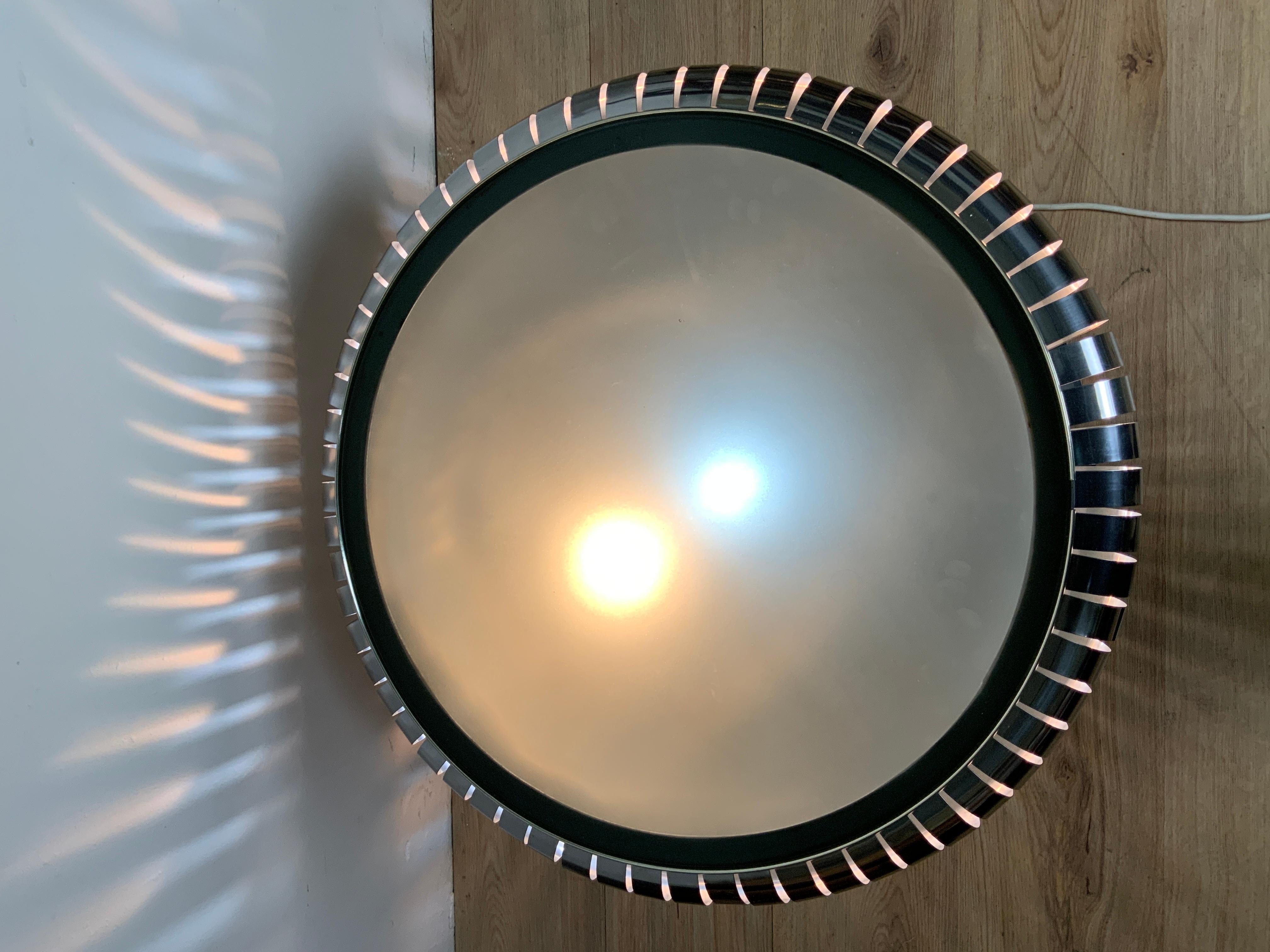 Table lamp 3-light Italian production of the 1970s maximum expression of Space Age.