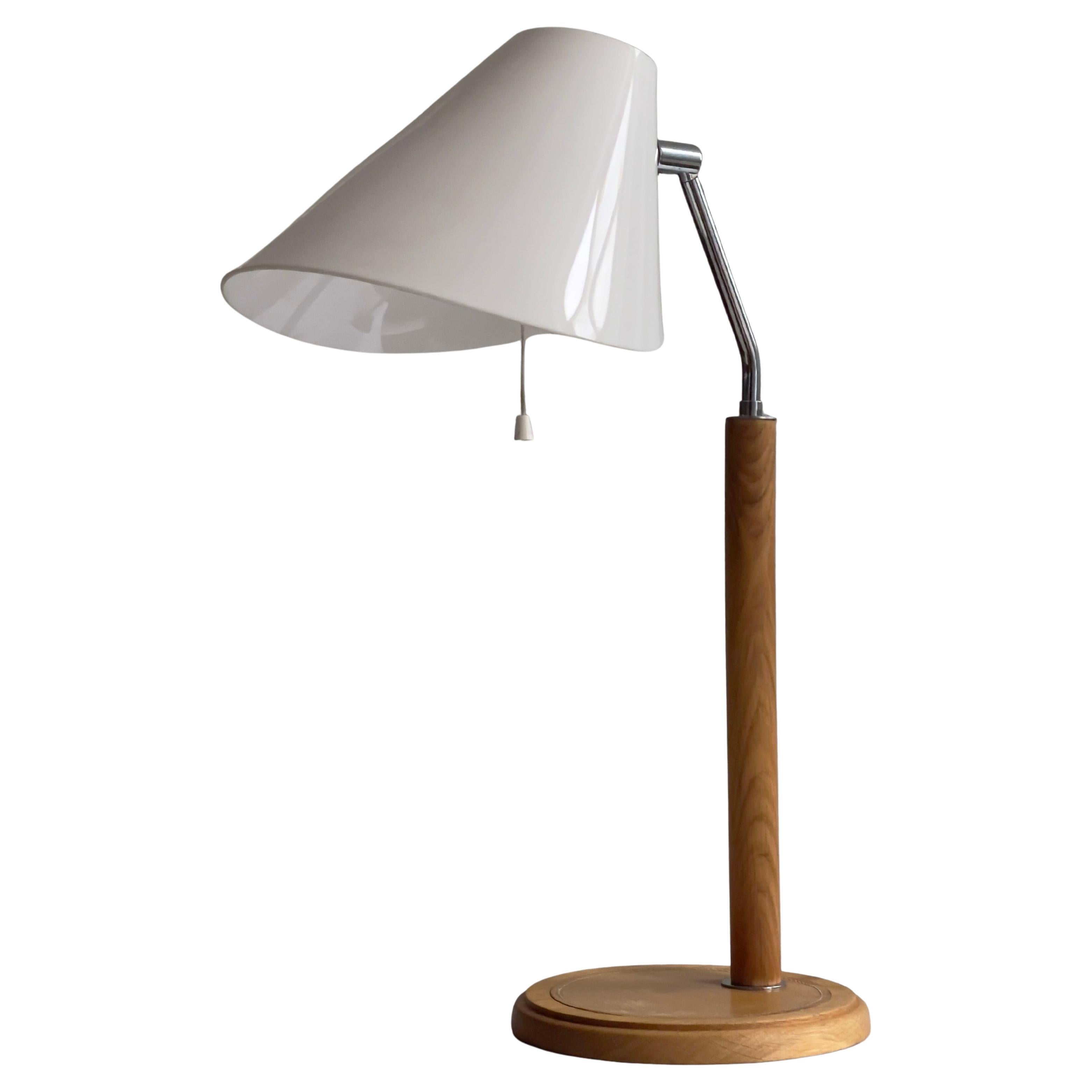 Lampe de table de Bergboms en chêne, cuir, abat-jour acrylique et chrome. Suède 1970