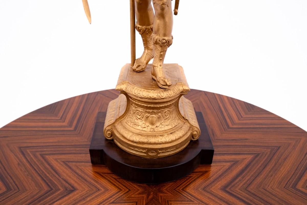Lámpara de sobremesa de mediados del siglo XX, Europa Occidental.

Dimensiones: Al 79 cm / An 24 cm / Pr 32 cm