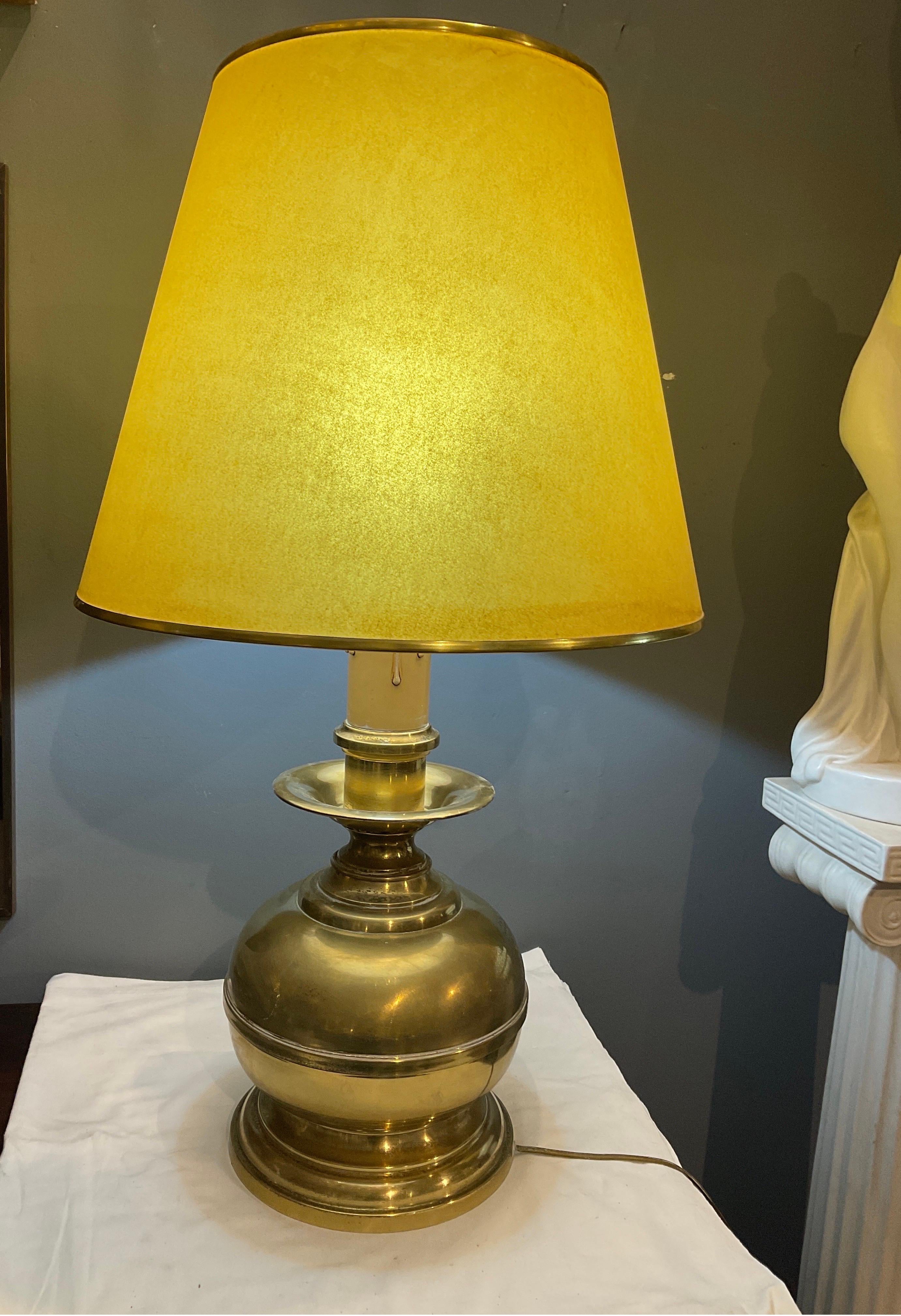 Table lamp from the 80s attributed to Banci Firenze. In good condition with small wear caused by years and use. Please review the attached images carefully. The Banci company was founded in Florence in 1899, thanks to the idea of ​​Giuseppe Banci