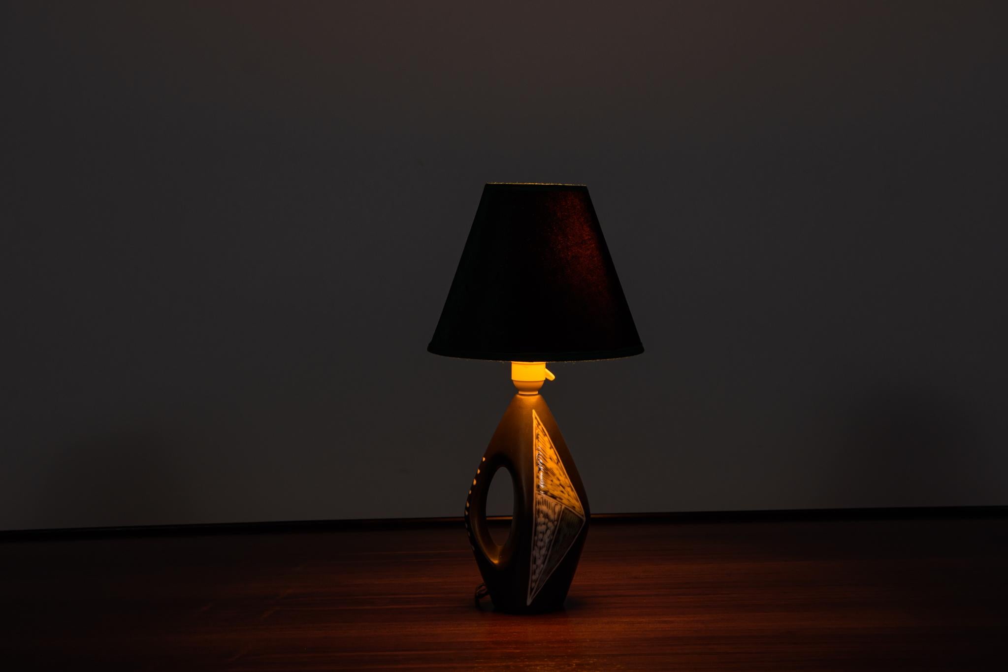 Table lamp from the “Burgundy” series, designed by Holm Sorensen, Soholm. For Sale 8