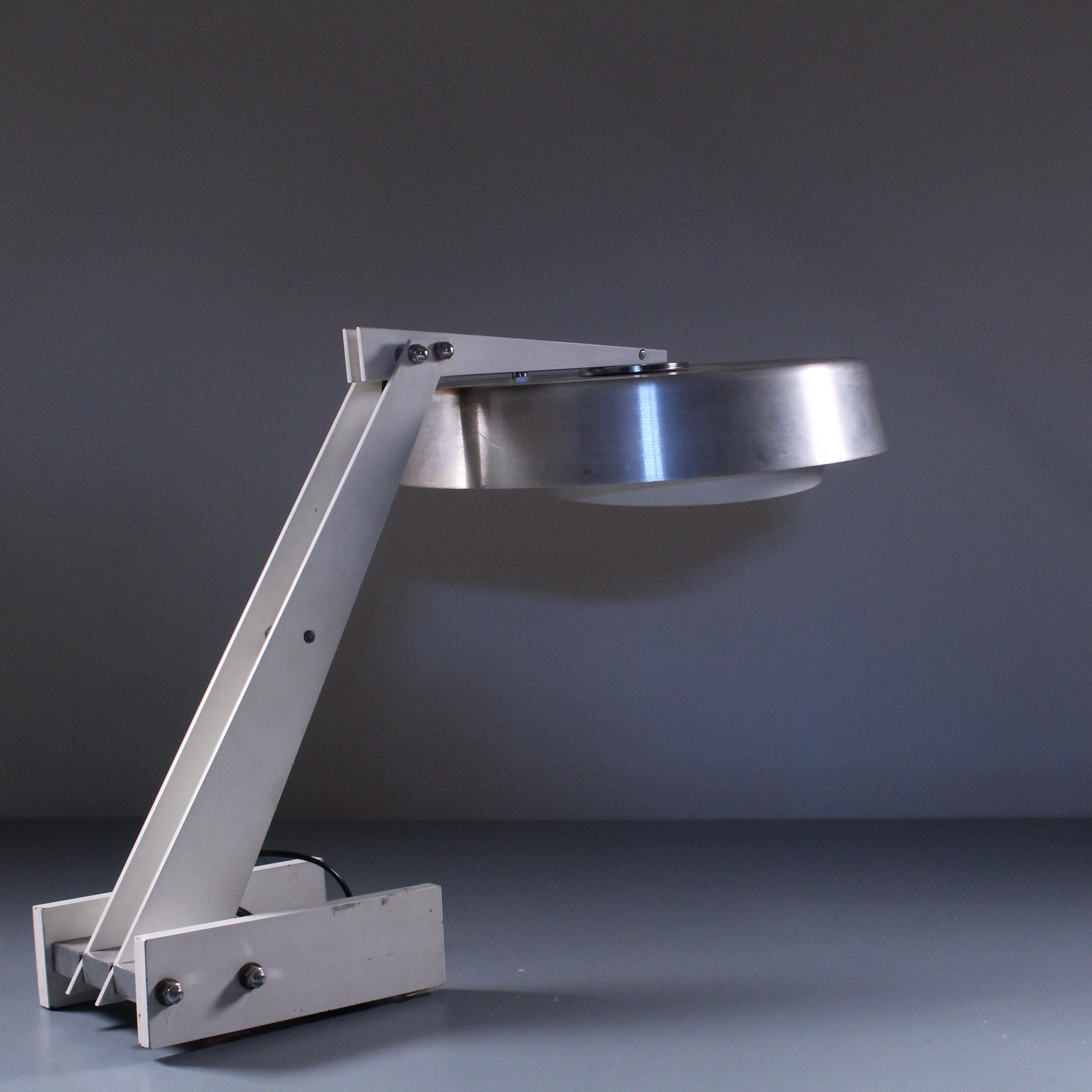 Metal Table Lamp, Gerrit Rietveld style For Sale