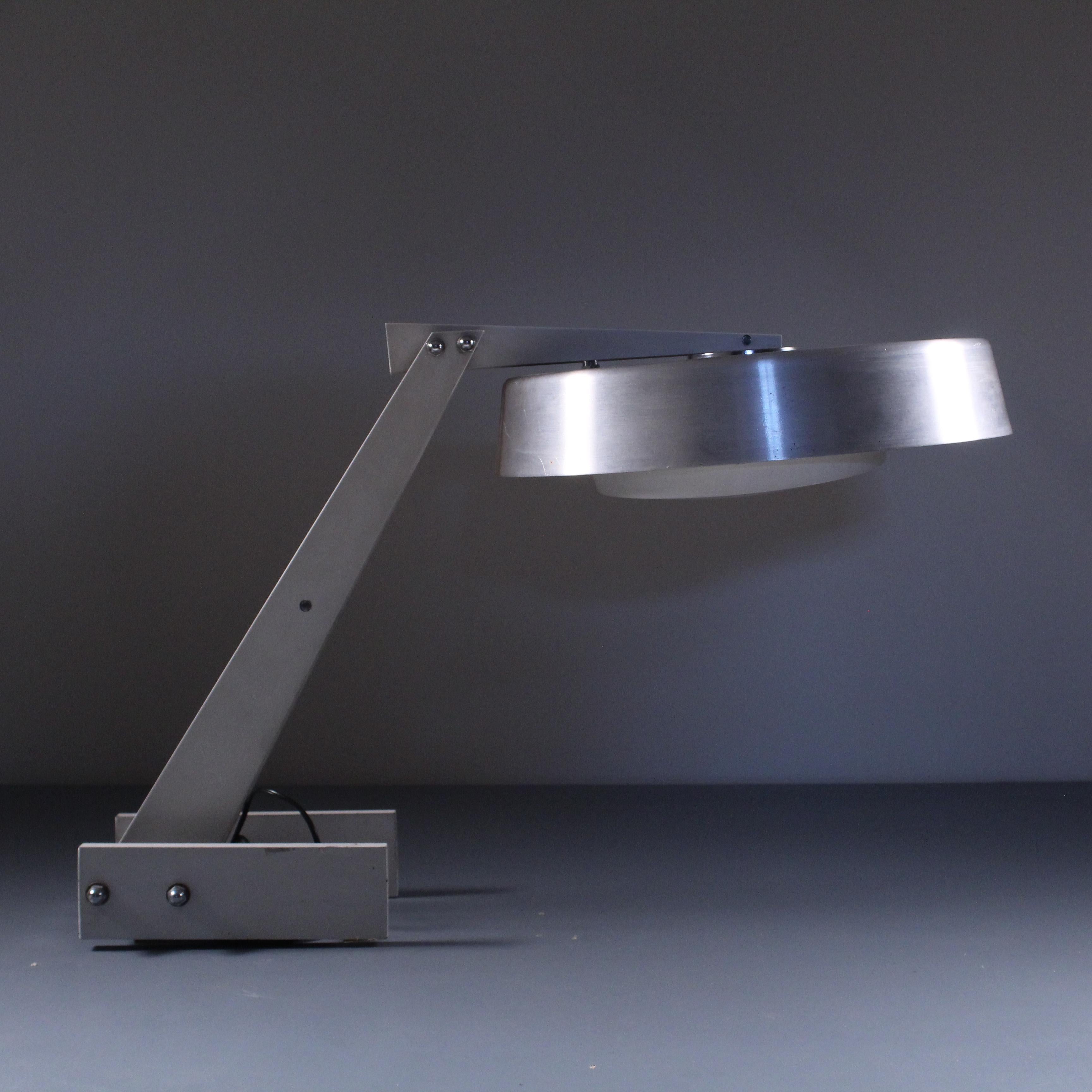 Table Lamp, Gerrit Rietveld style For Sale 1