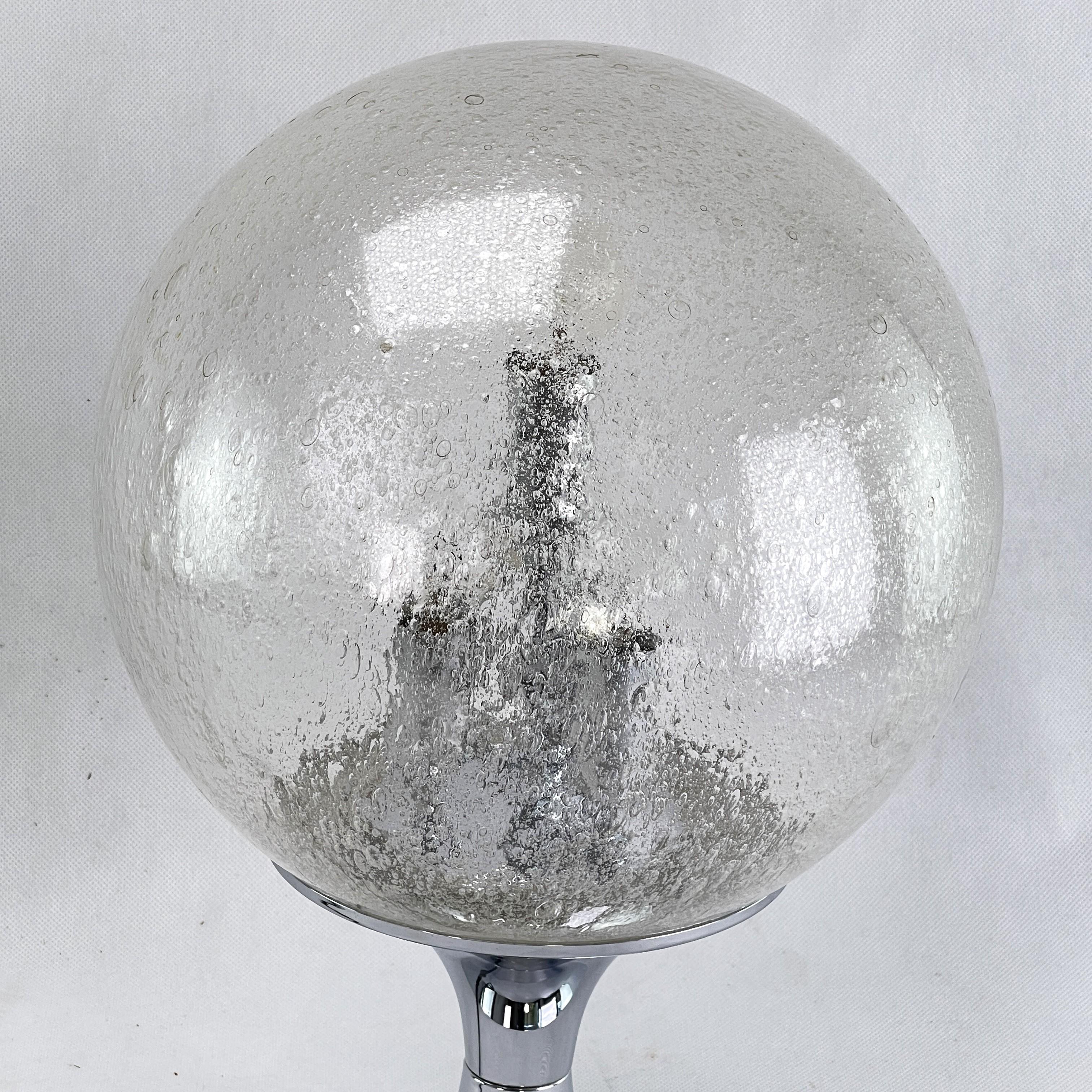 Lampe de table boule de verre Doria, 1960s Bon état - En vente à Saarburg, RP