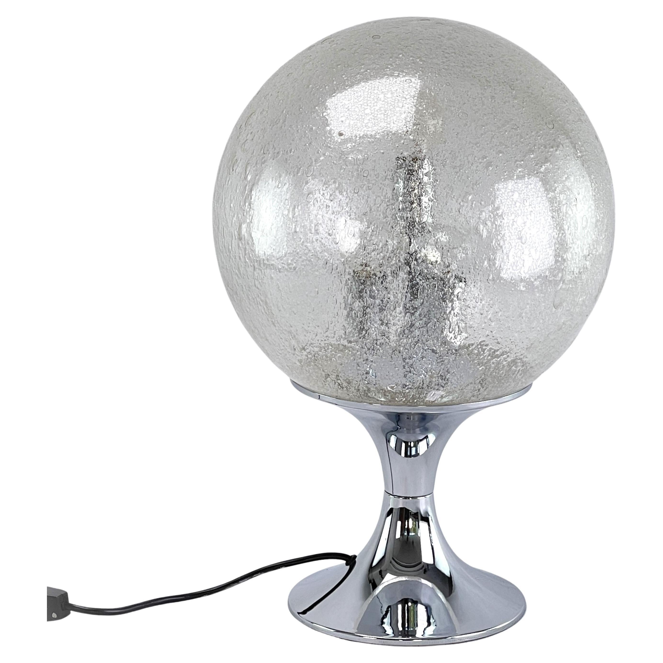 Lampe de table boule de verre Doria, 1960s en vente