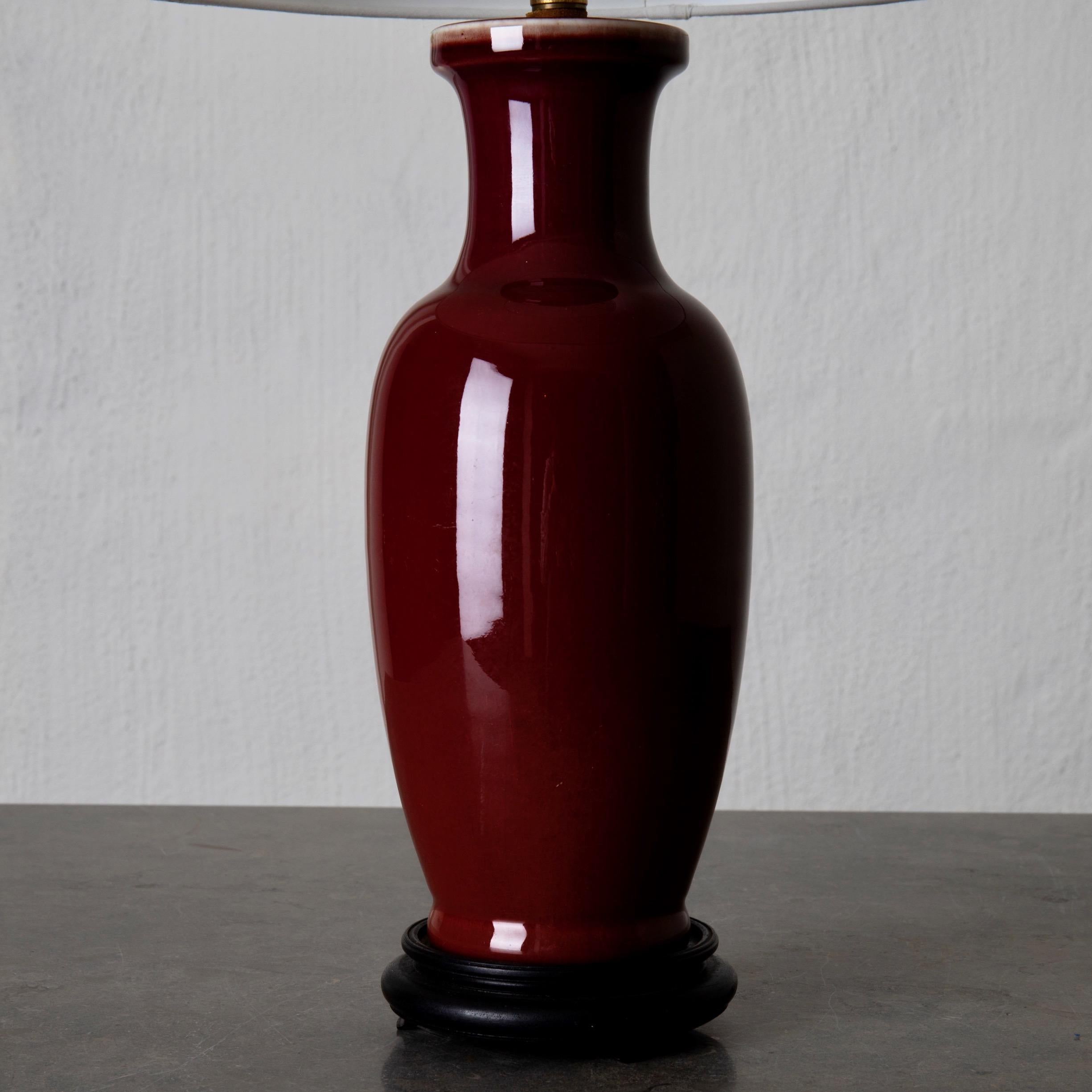 Tischlampe, rot glasiert, 19. Jahrhundert, China (Moderne) im Angebot