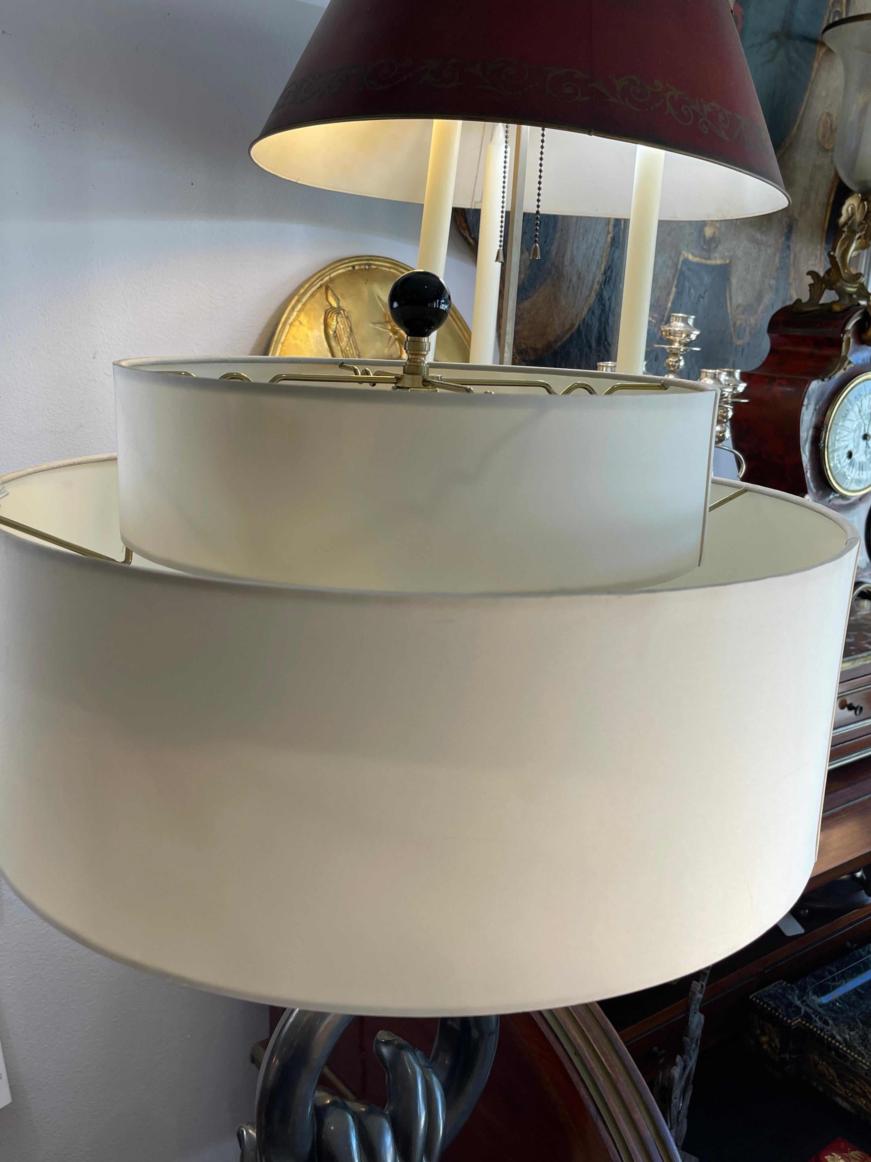 Lampe de table tenant à la main un anneau en terre cuite noire, signée Jean Marais (1913-1998) en vente 3