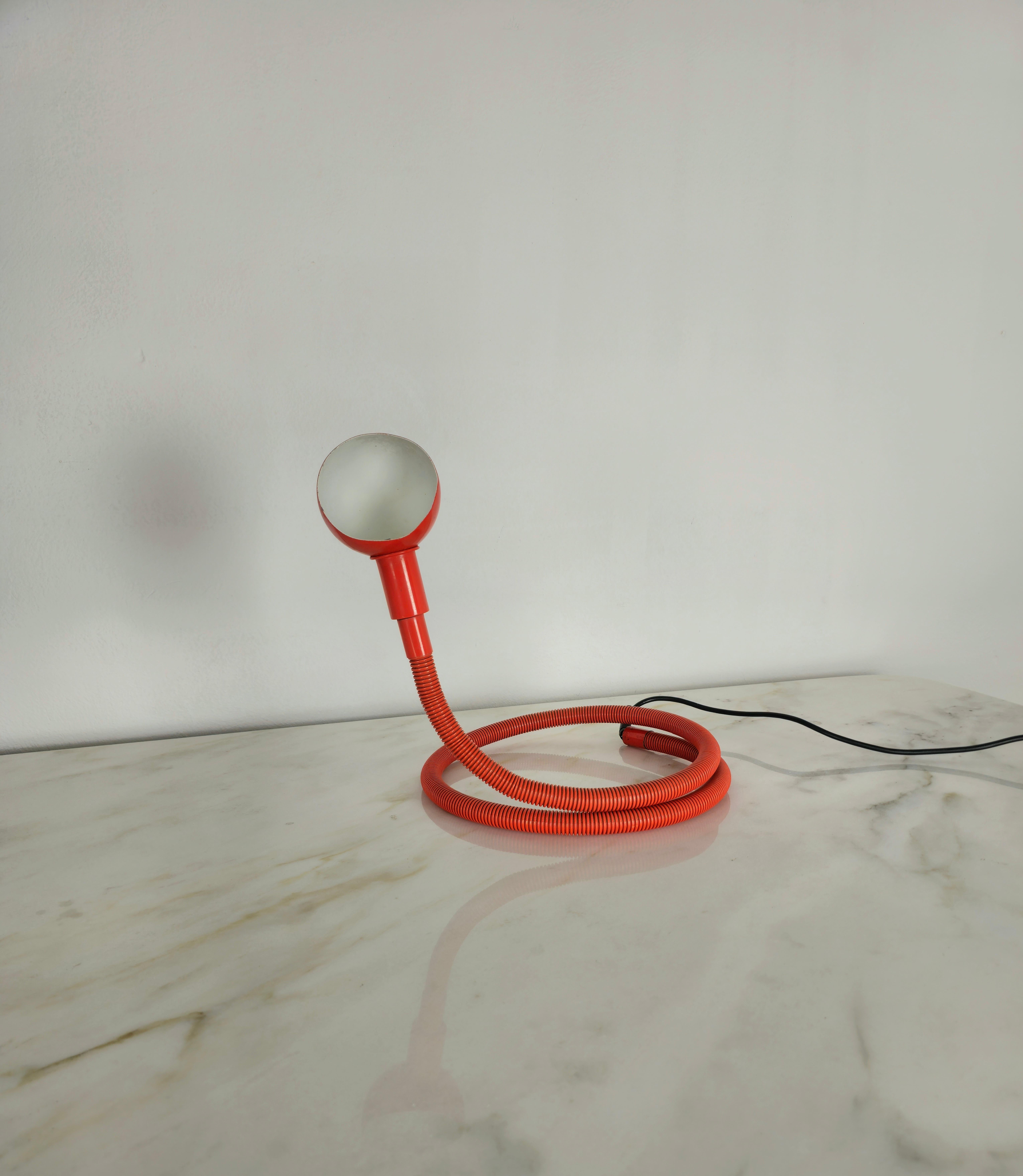 Table Lamp Hebi Isao Hosoe for Valenti Luce Metal Aluminum Red Midcentury 1970s For Sale 2