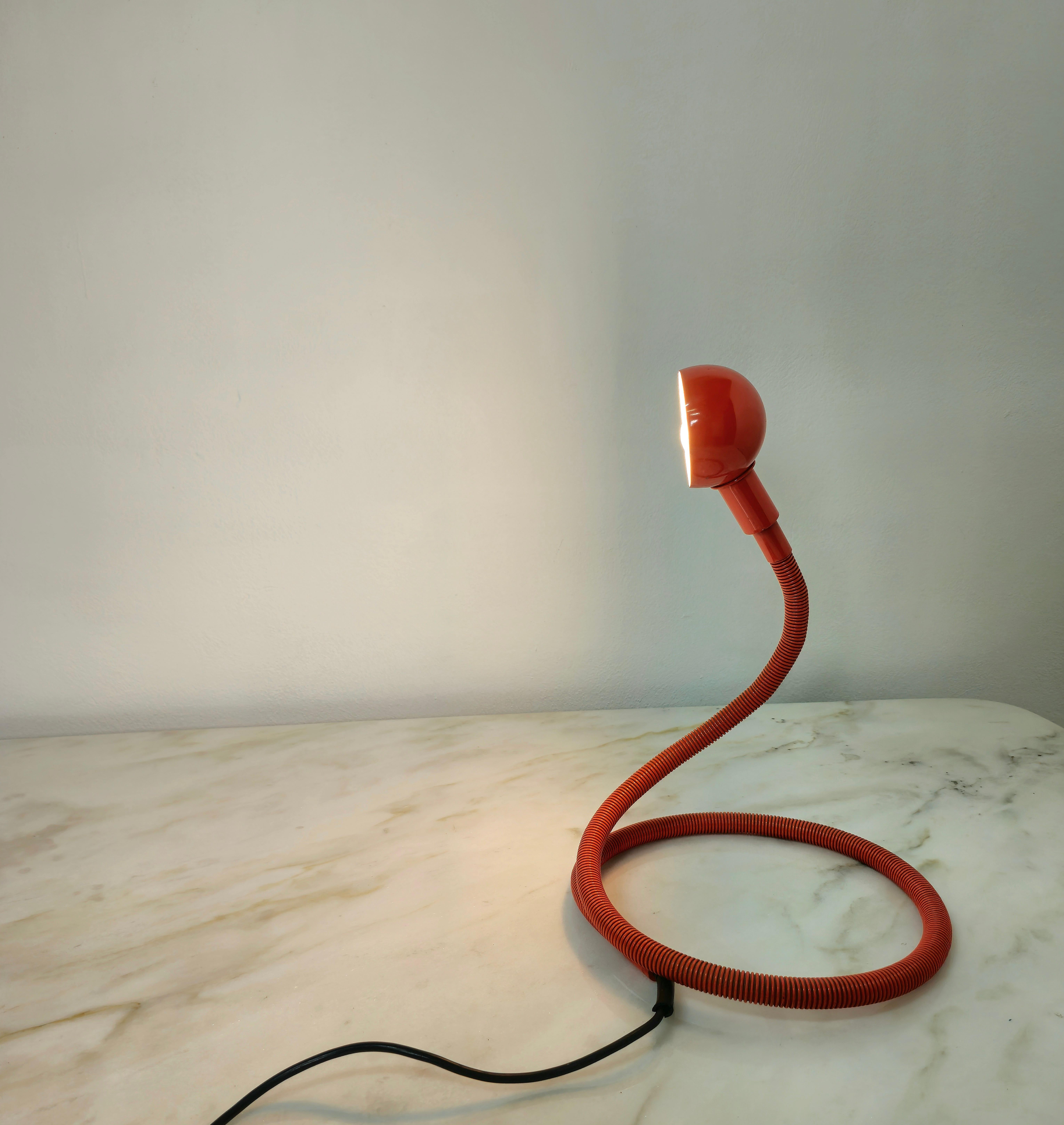Enameled Table Lamp Hebi Isao Hosoe for Valenti Luce Metal Aluminum Red Midcentury 1970s For Sale