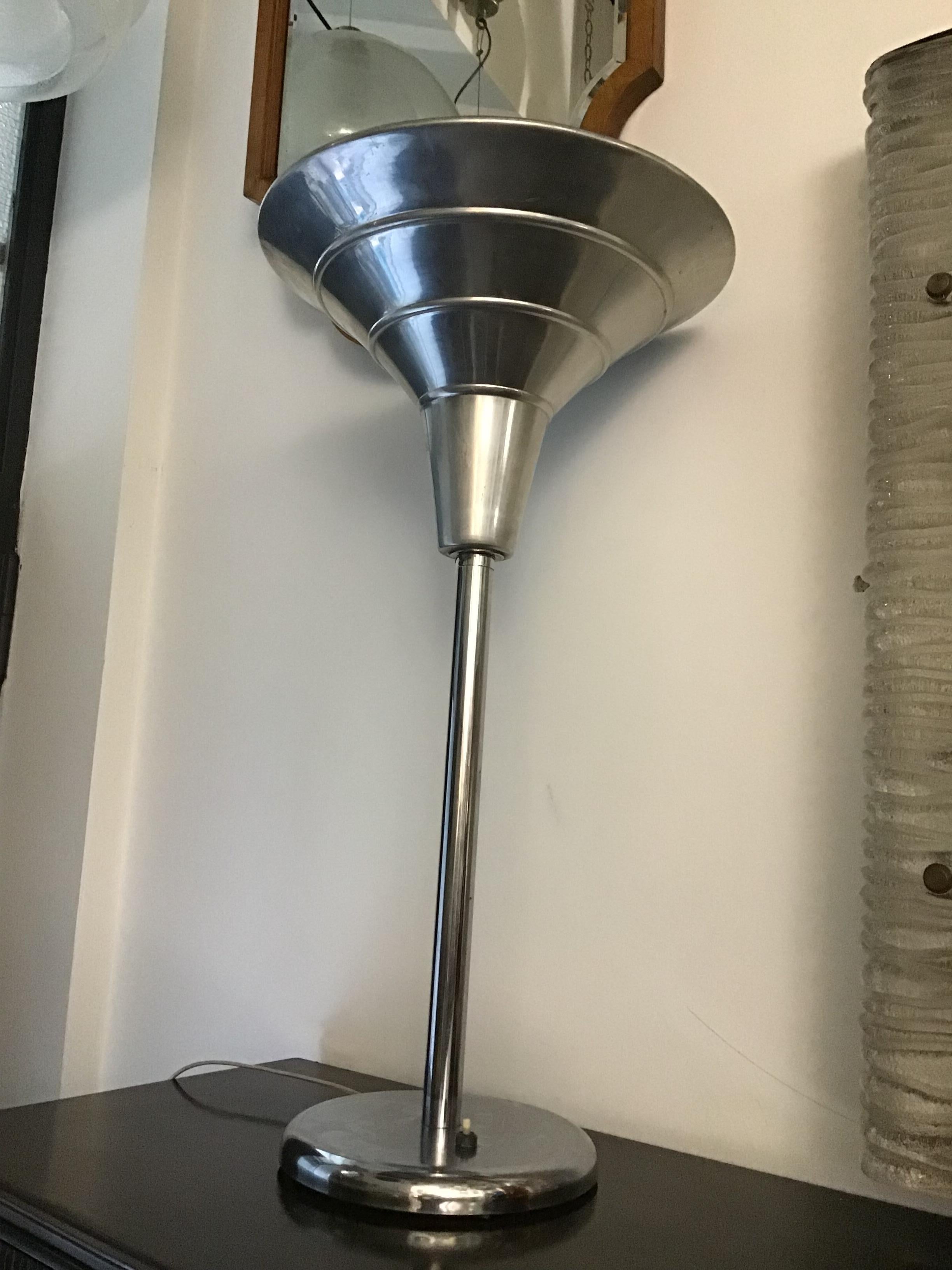 Table Lamp Illuminator 1930 Chrome Metal In Excellent Condition For Sale In Milano, IT