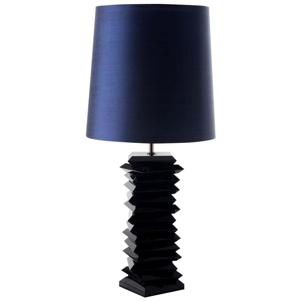 Tischlampe aus schwarz lackiertem Holz