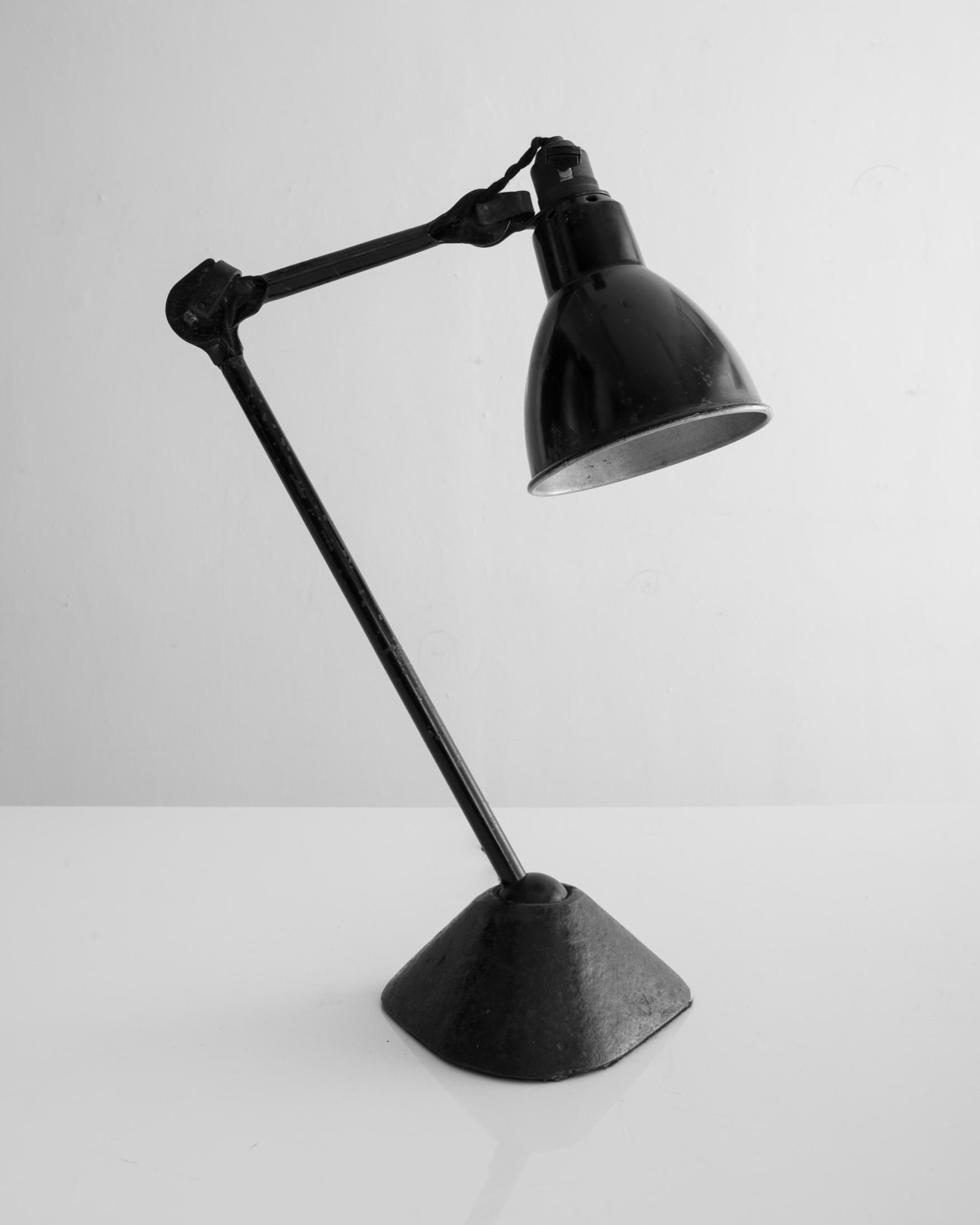 black metal lamp base