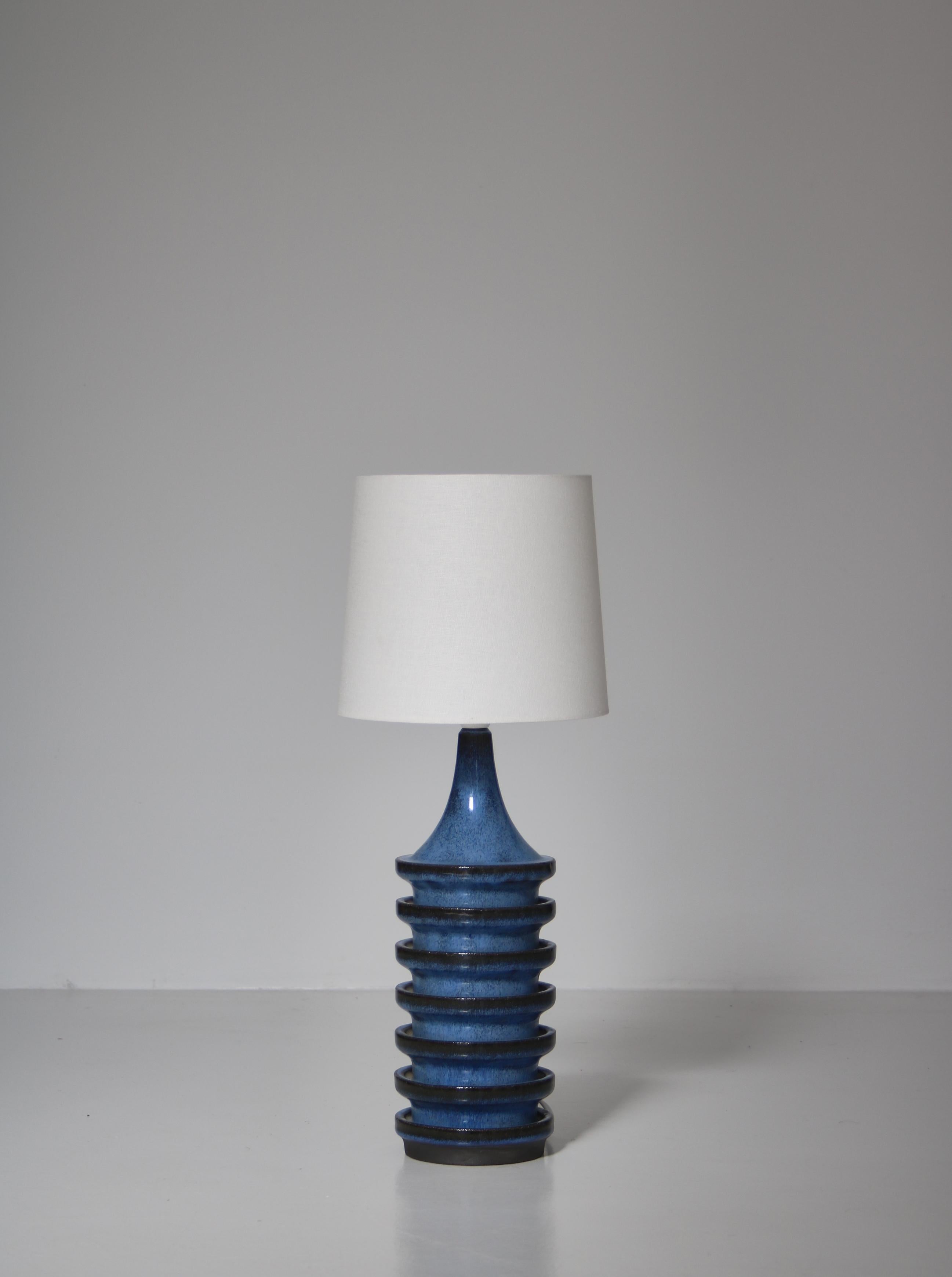 Scandinave moderne Lampe de bureau en céramique bleue par Herluf Gottschalk-Olsen Stogo, Danemark, années 1960 en vente