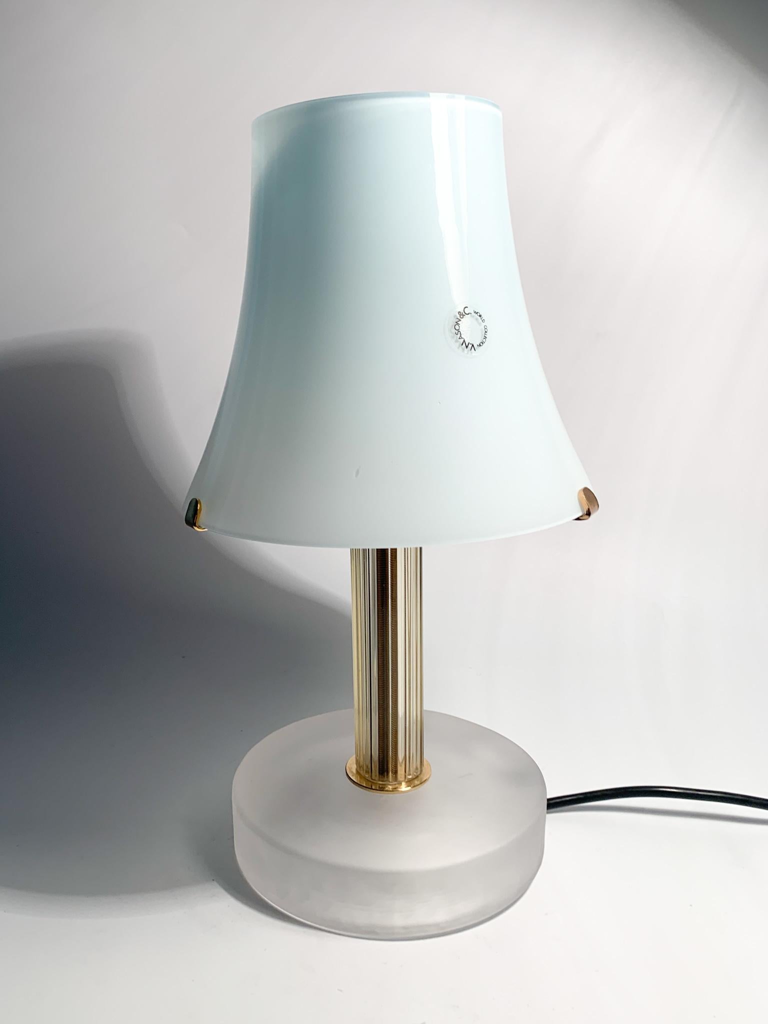 Table Lamp in Blue Murano Glass and Golden Stem by Nason from the 80s In Good Condition For Sale In Milano, MI