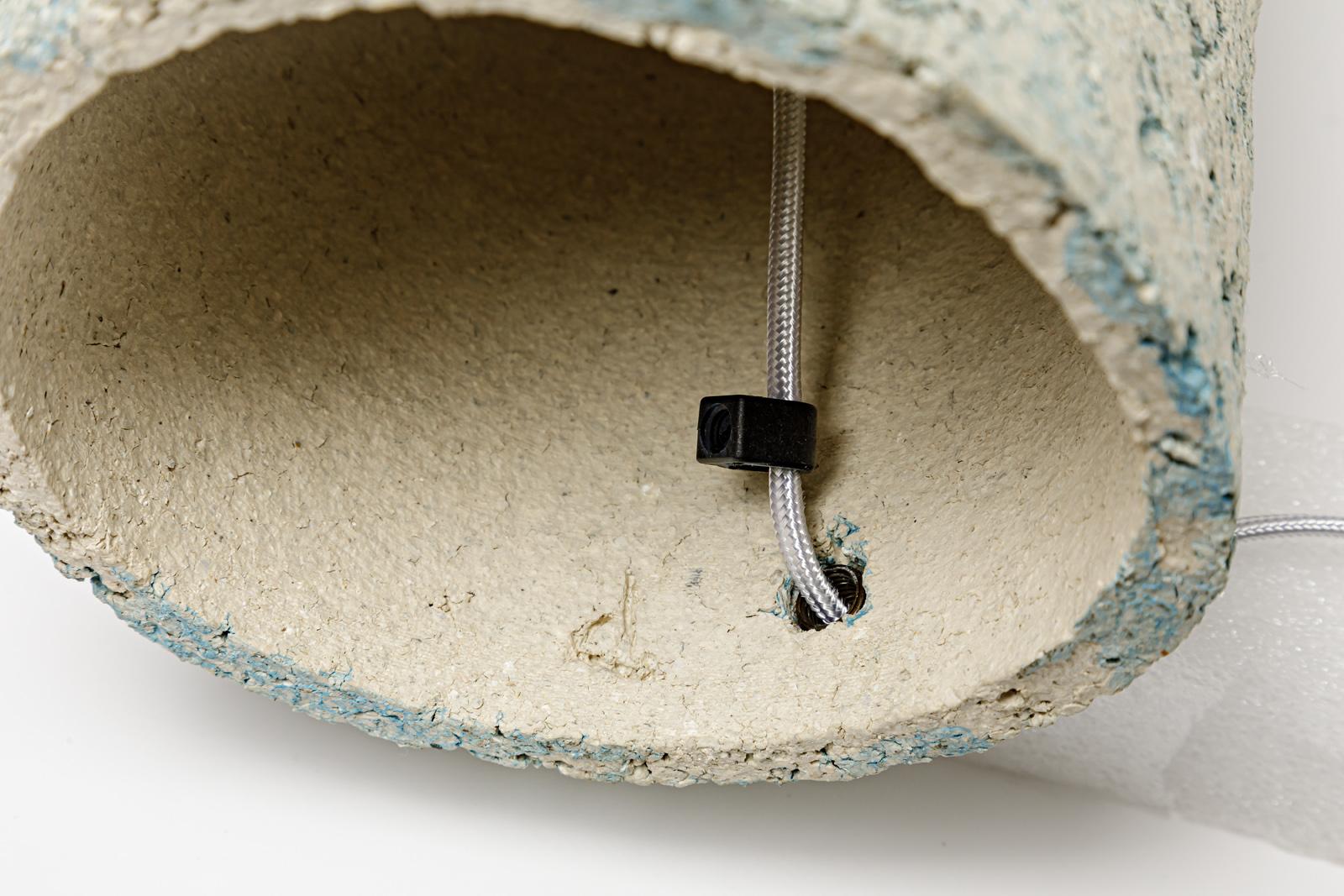 Céramique Lampe de table en grès bleu à glissière de Denis Castaing, 2019 en vente