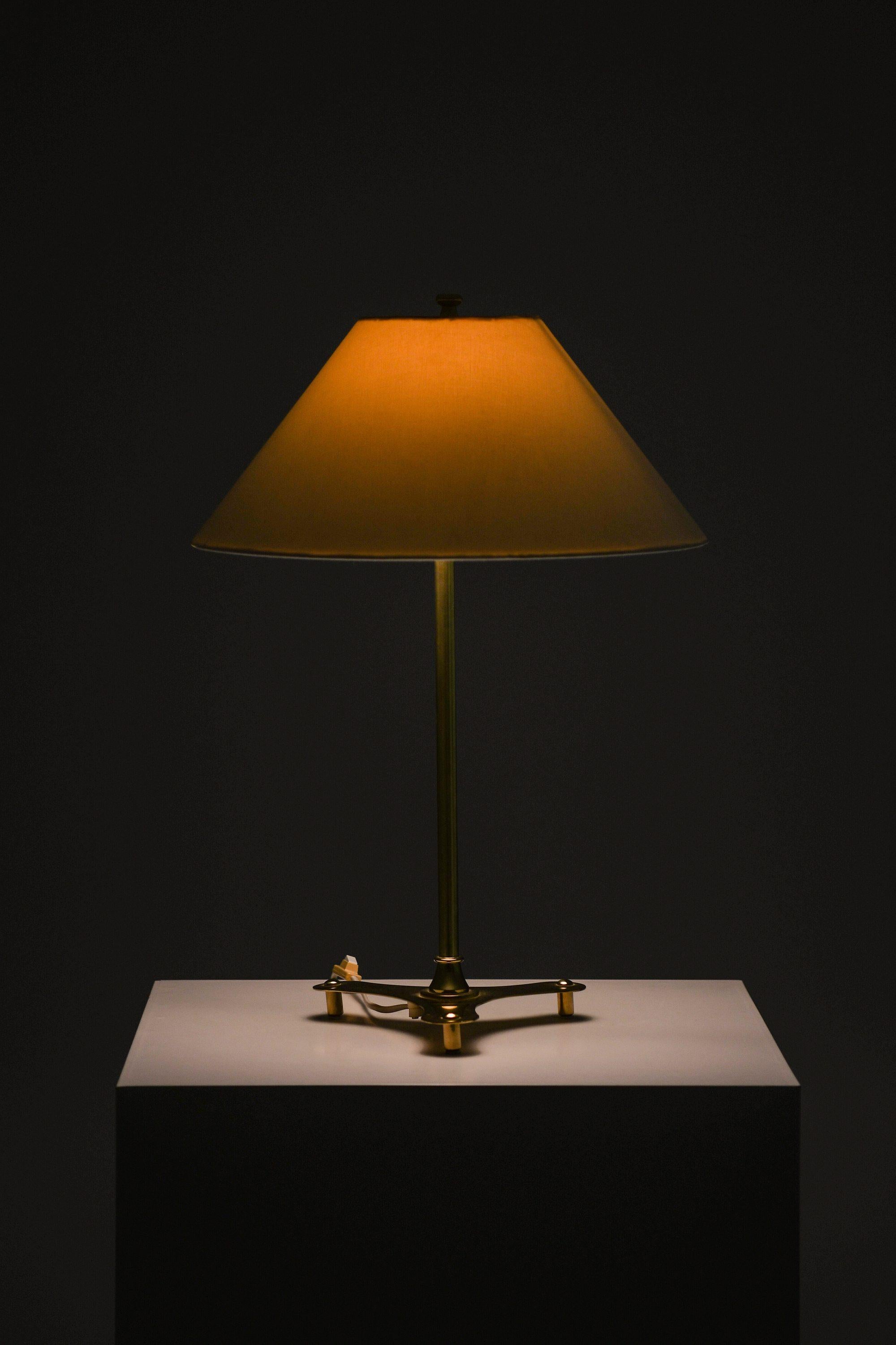 Scandinavian Modern Table Lamp in Brass and Original Lamp Shade by Josef Frank, 1960's Svenskt Tenn For Sale