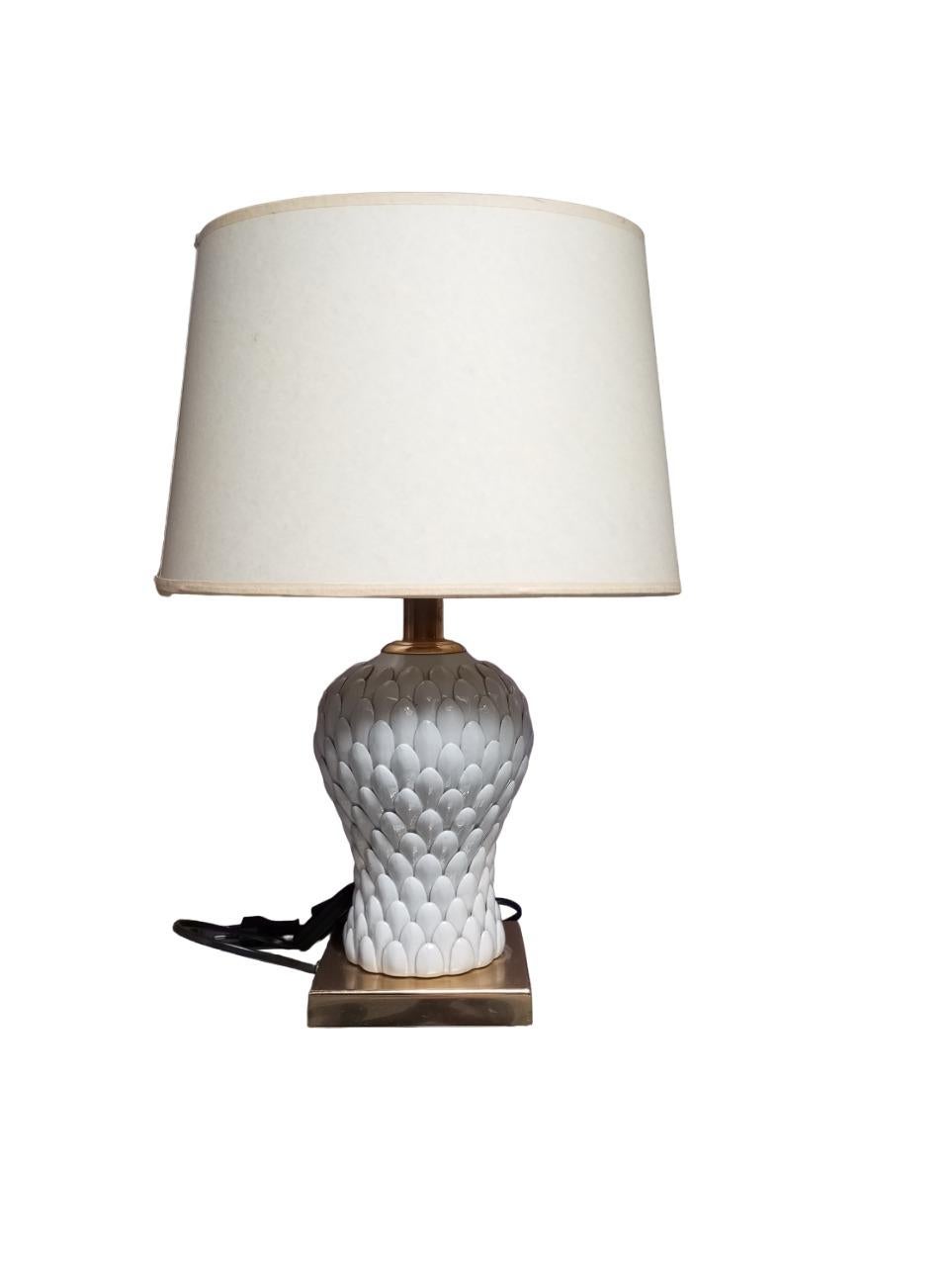 Table lamp in brass and porcelain attributed to Tommaso Barbi, 1980s. For Sale 5