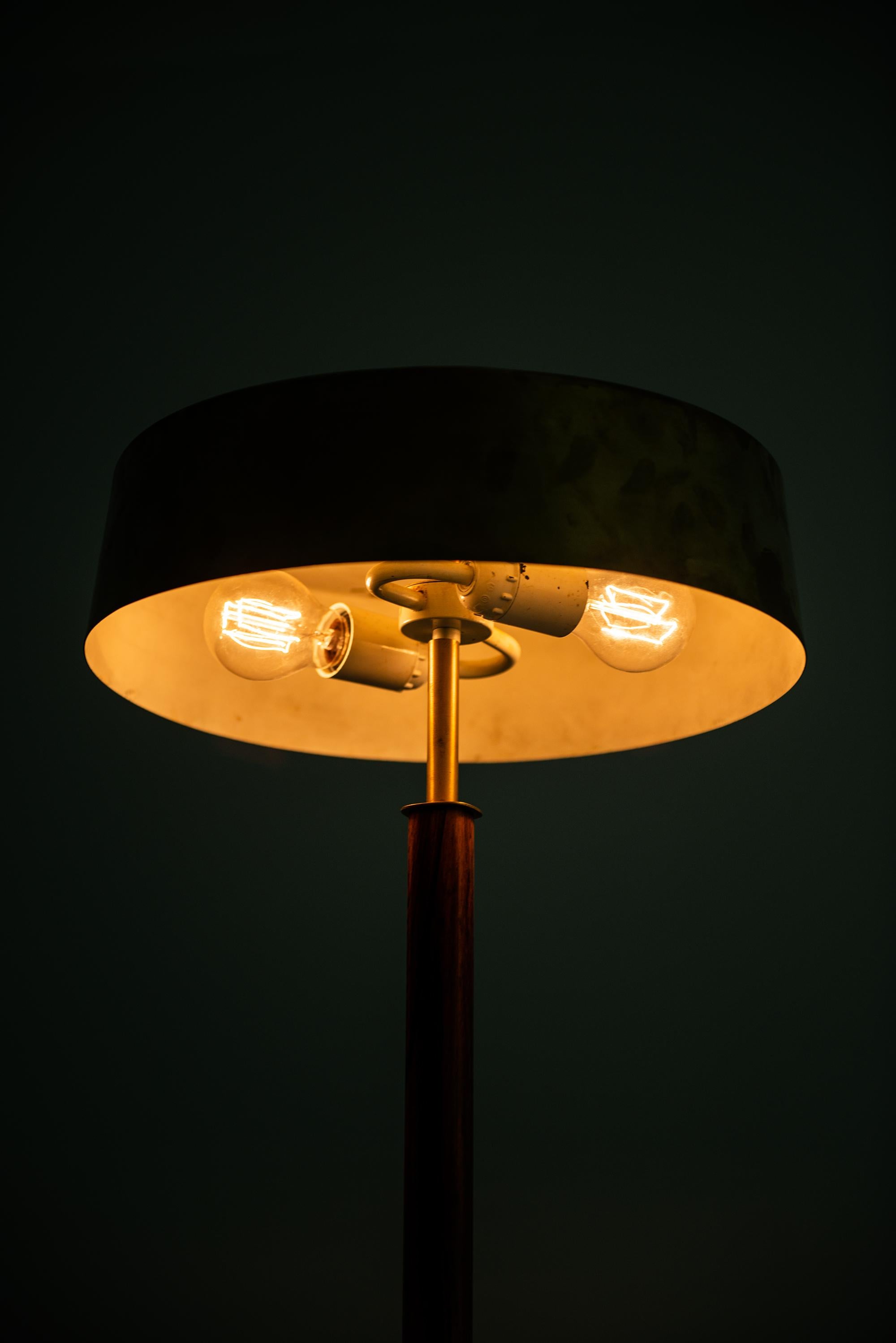 Mid-20th Century Table Lamp in Brass and Rosewood Produced by Boréns in Sweden For Sale