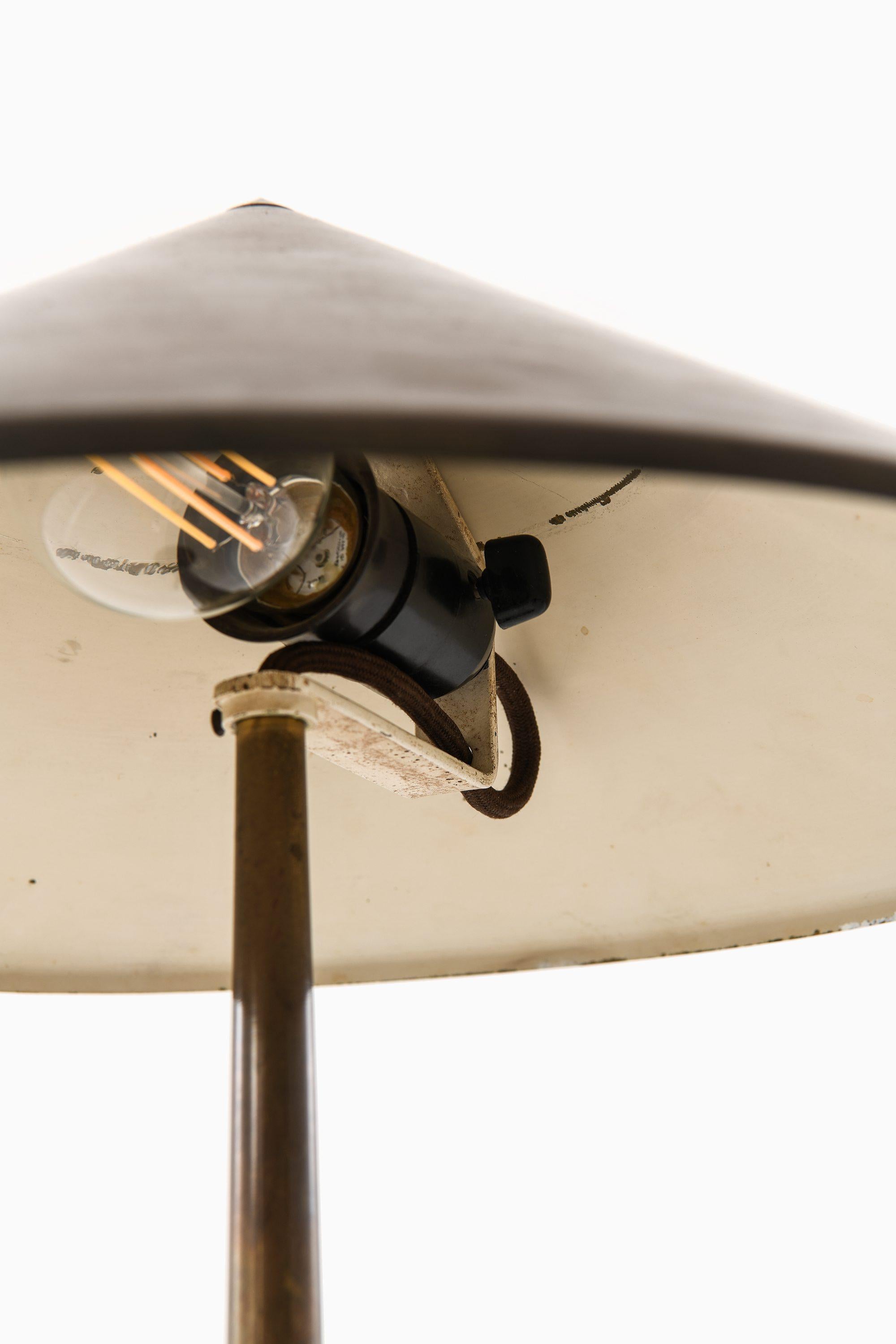 Table Lamp in Brass and Teak by Bent Karlby, 1950's In Good Condition For Sale In Limhamn, Skåne län