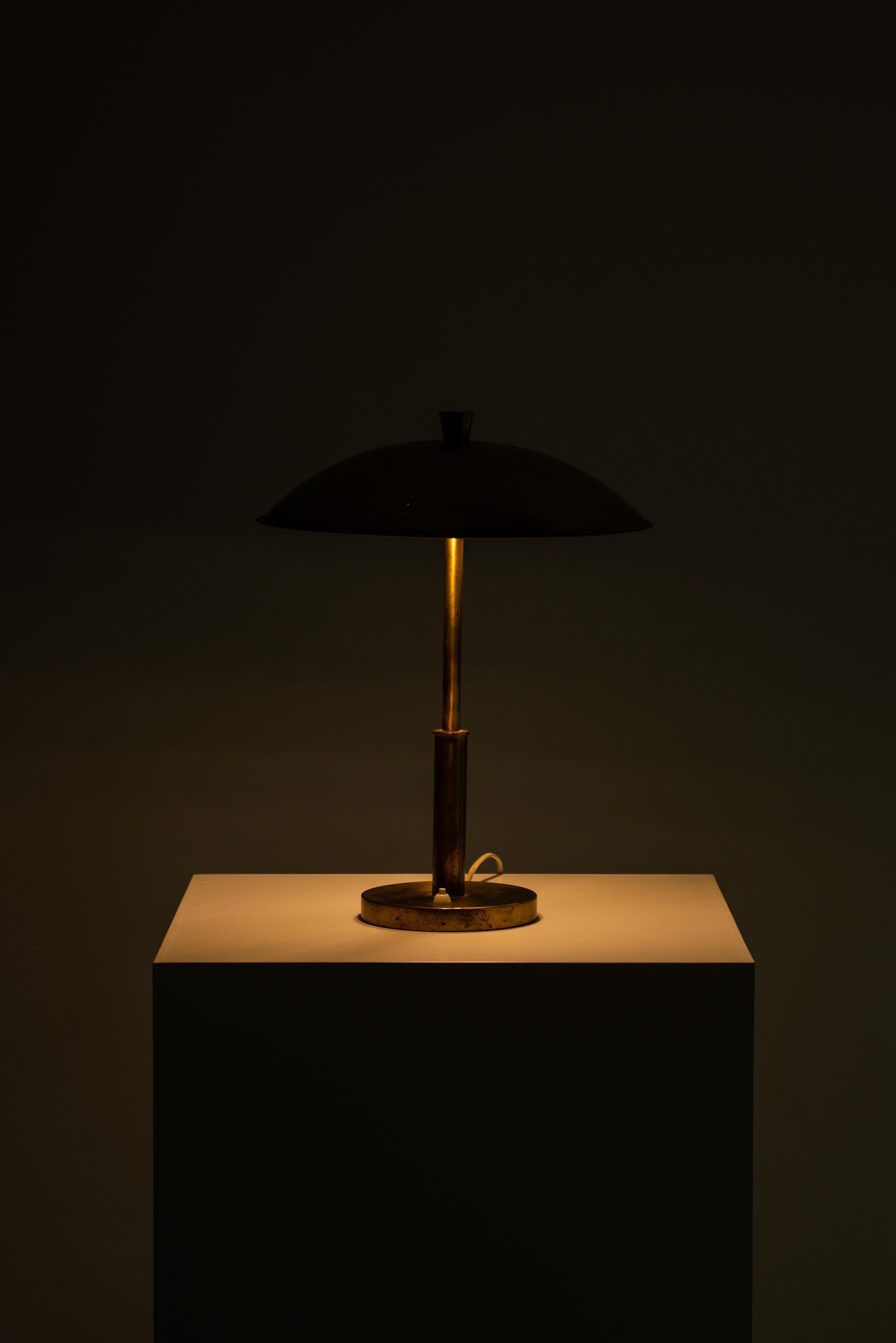 Table Lamp in Brass by Unknown Designer Produced in Sweden In Good Condition In Limhamn, Skåne län