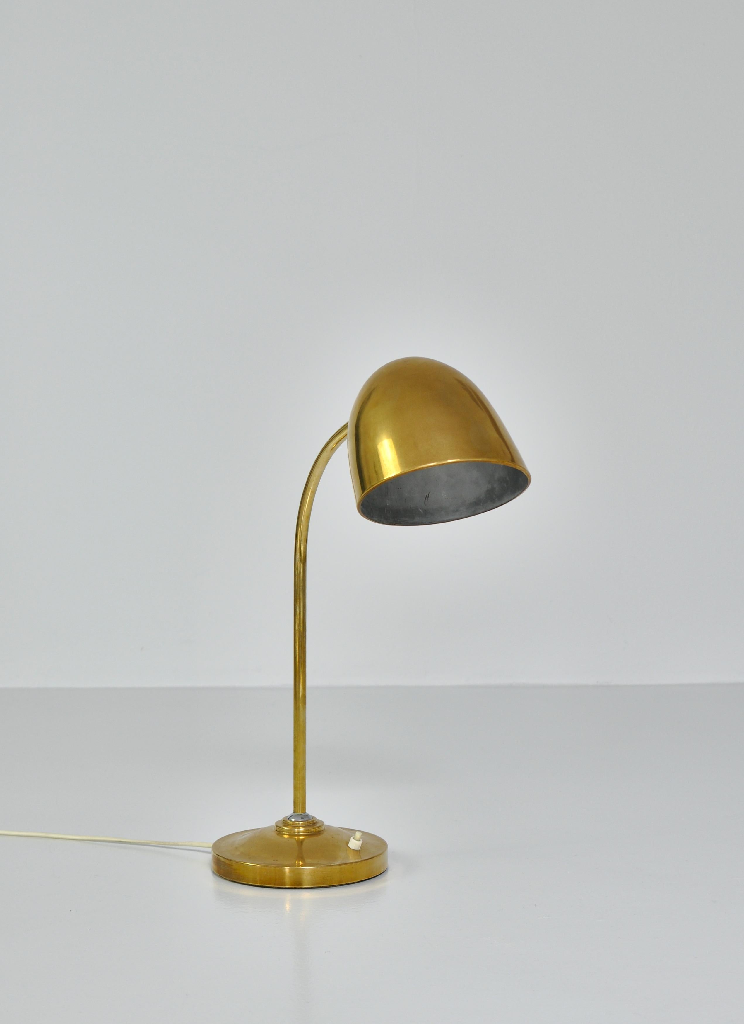 Table Lamp in Brass by Vilhelm Lauritzen for Fog & Mørup, 1940s In Good Condition In Odense, DK