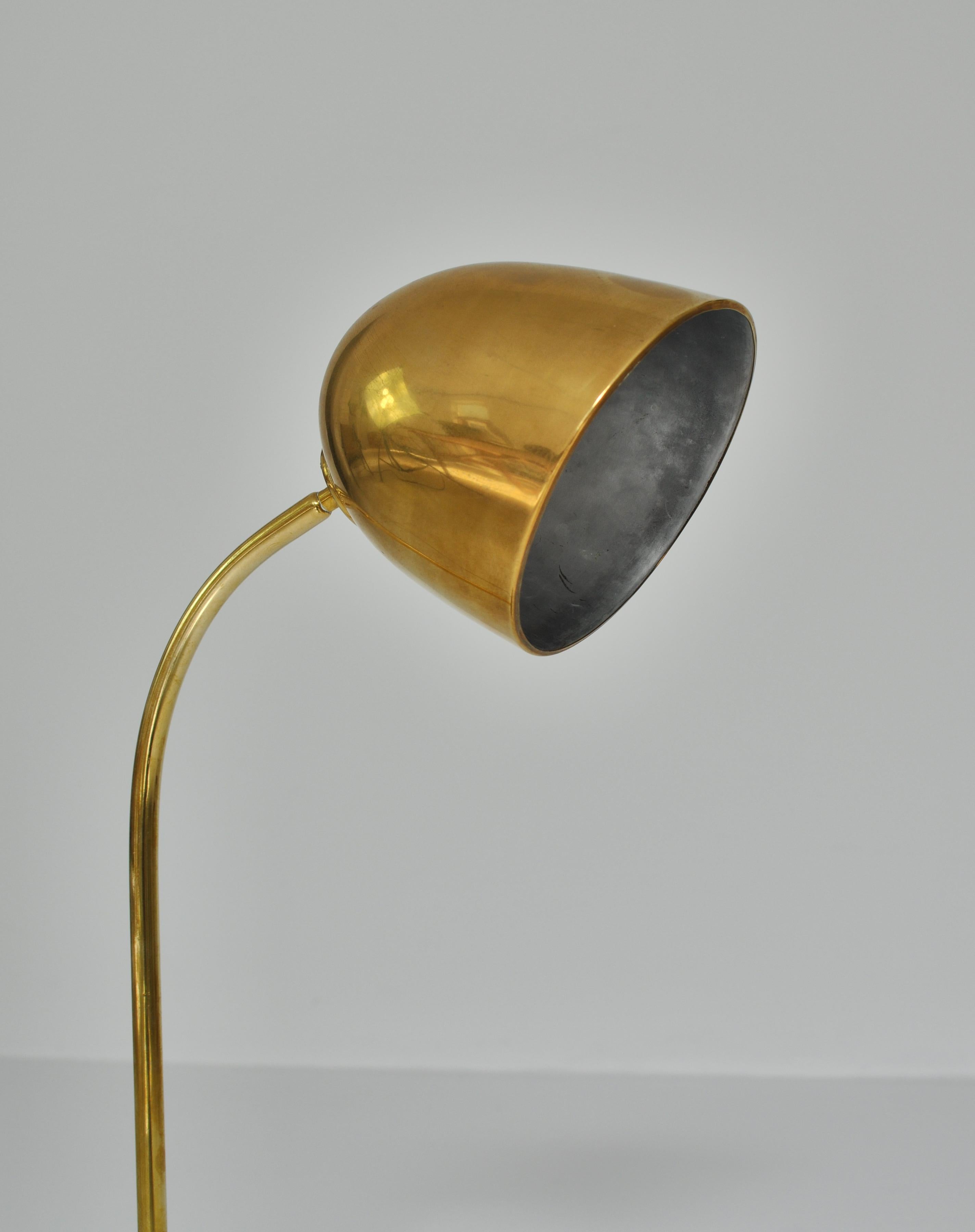 Mid-20th Century Table Lamp in Brass by Vilhelm Lauritzen for Fog & Mørup, 1940s