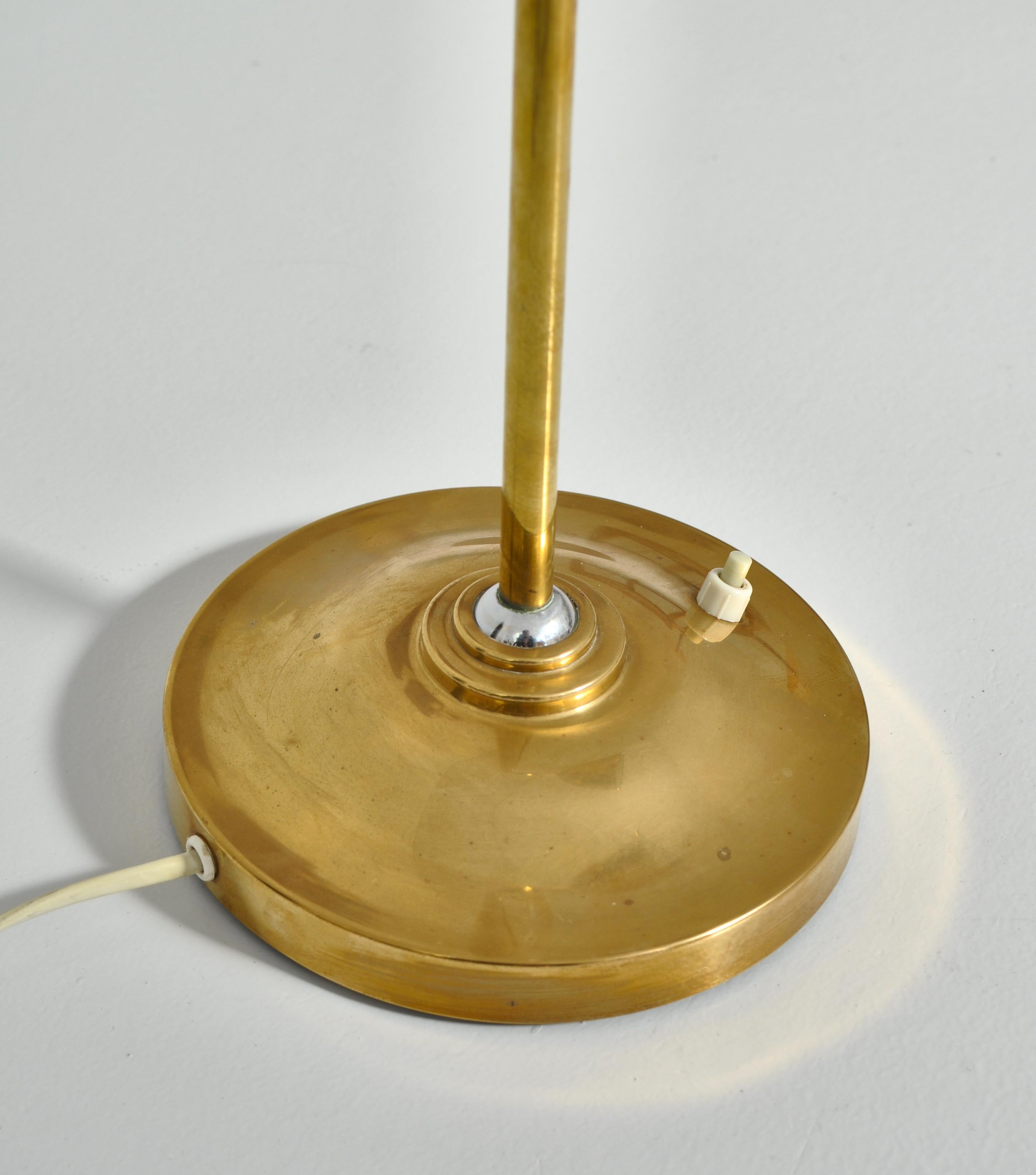 Table Lamp in Brass by Vilhelm Lauritzen for Fog & Mørup, 1940s 2