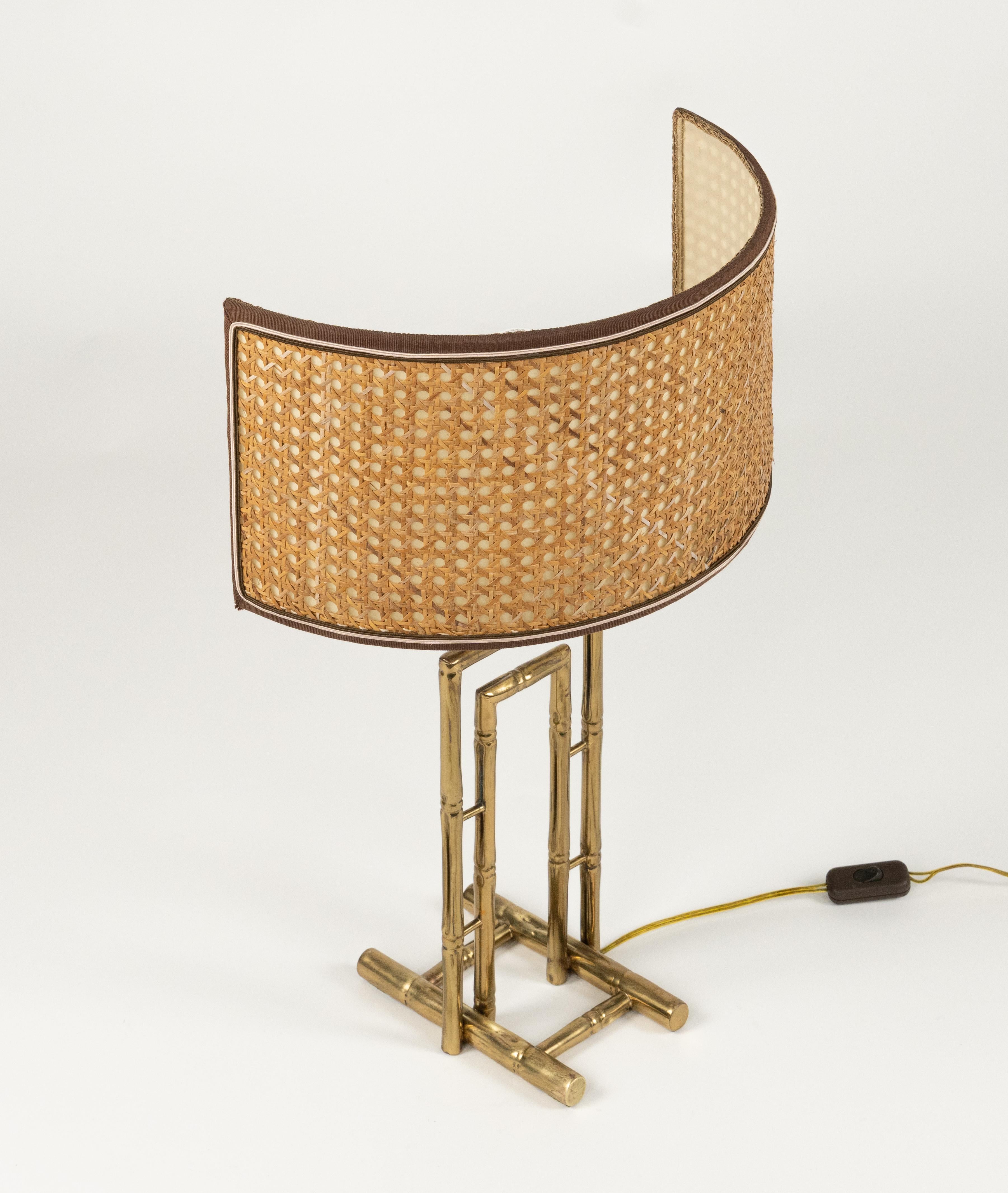 Fin du 20e siècle Lampe de table en laiton, faux bambou et rotin, style Maison Baguès, Italie, années 1960 en vente