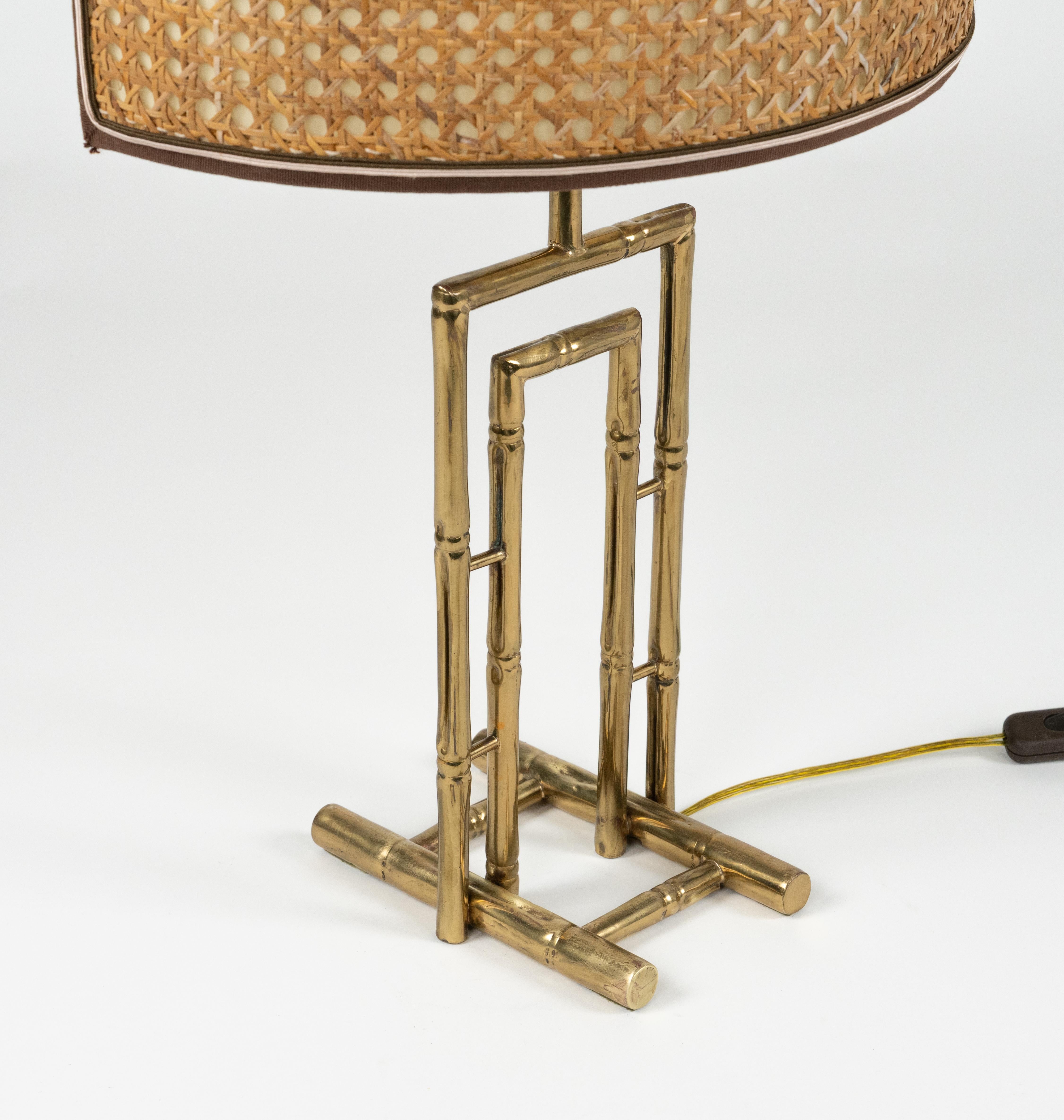 Métal Lampe de table en laiton, faux bambou et rotin, style Maison Baguès, Italie, années 1960 en vente