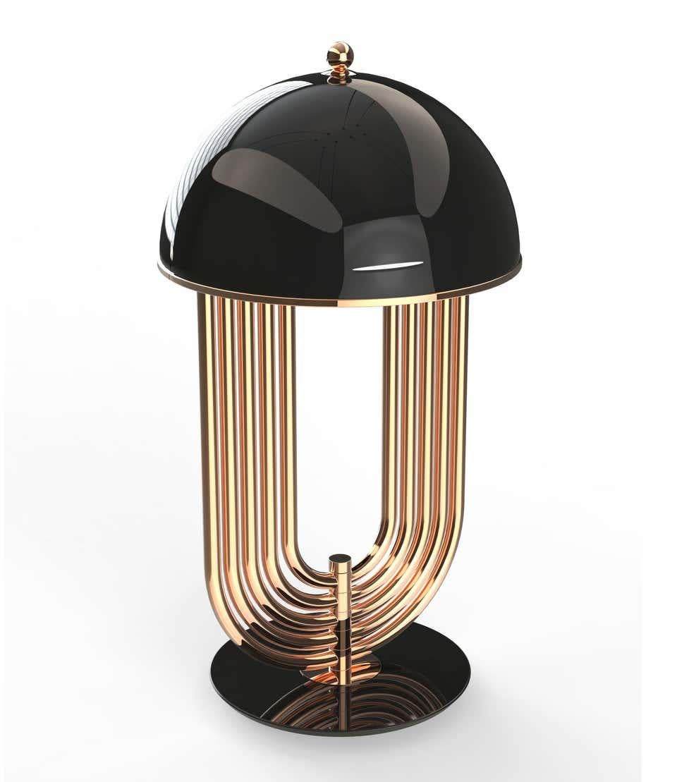 European Table Lamp in Brass For Sale