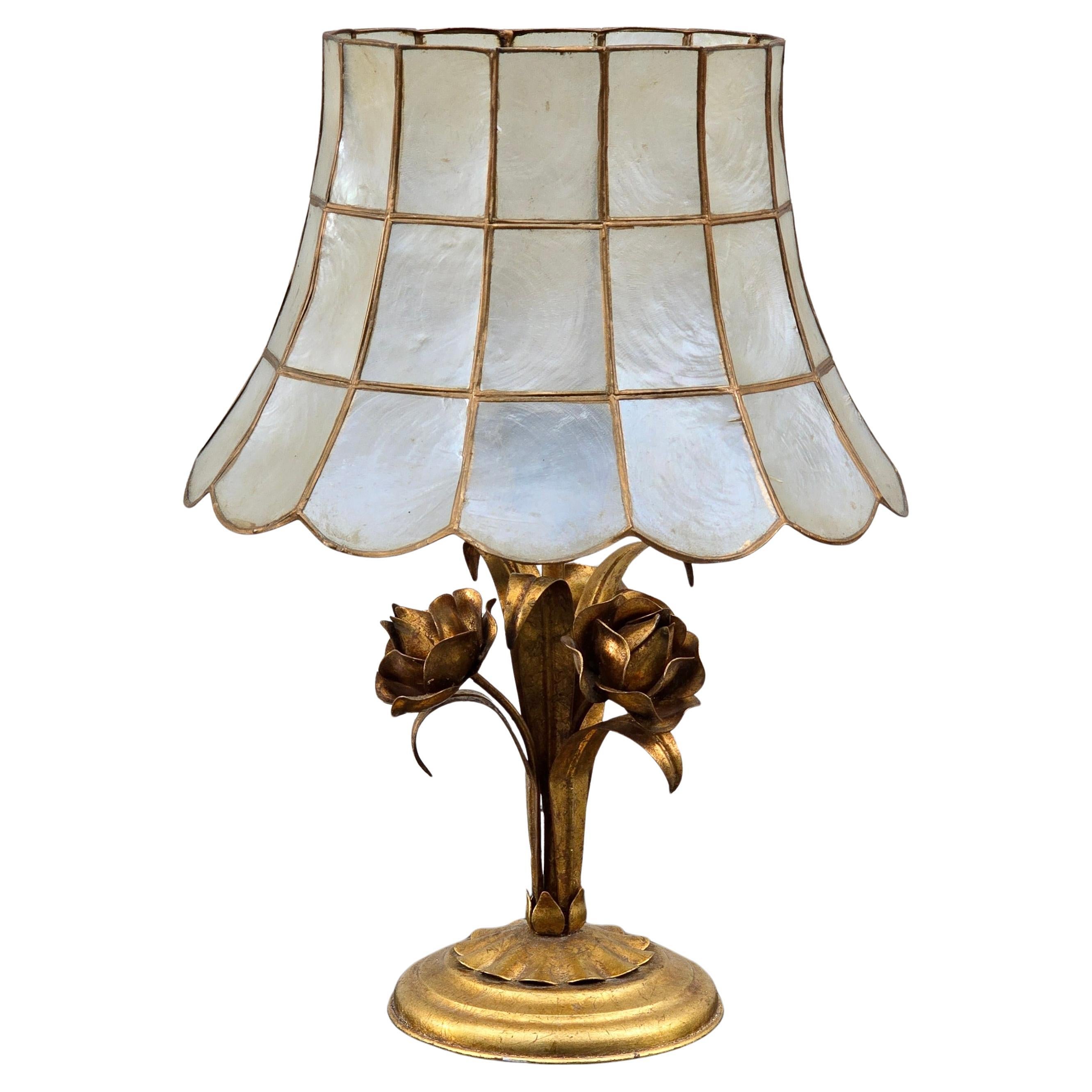 Lampada da tavolo in ottone con paralume Capiz