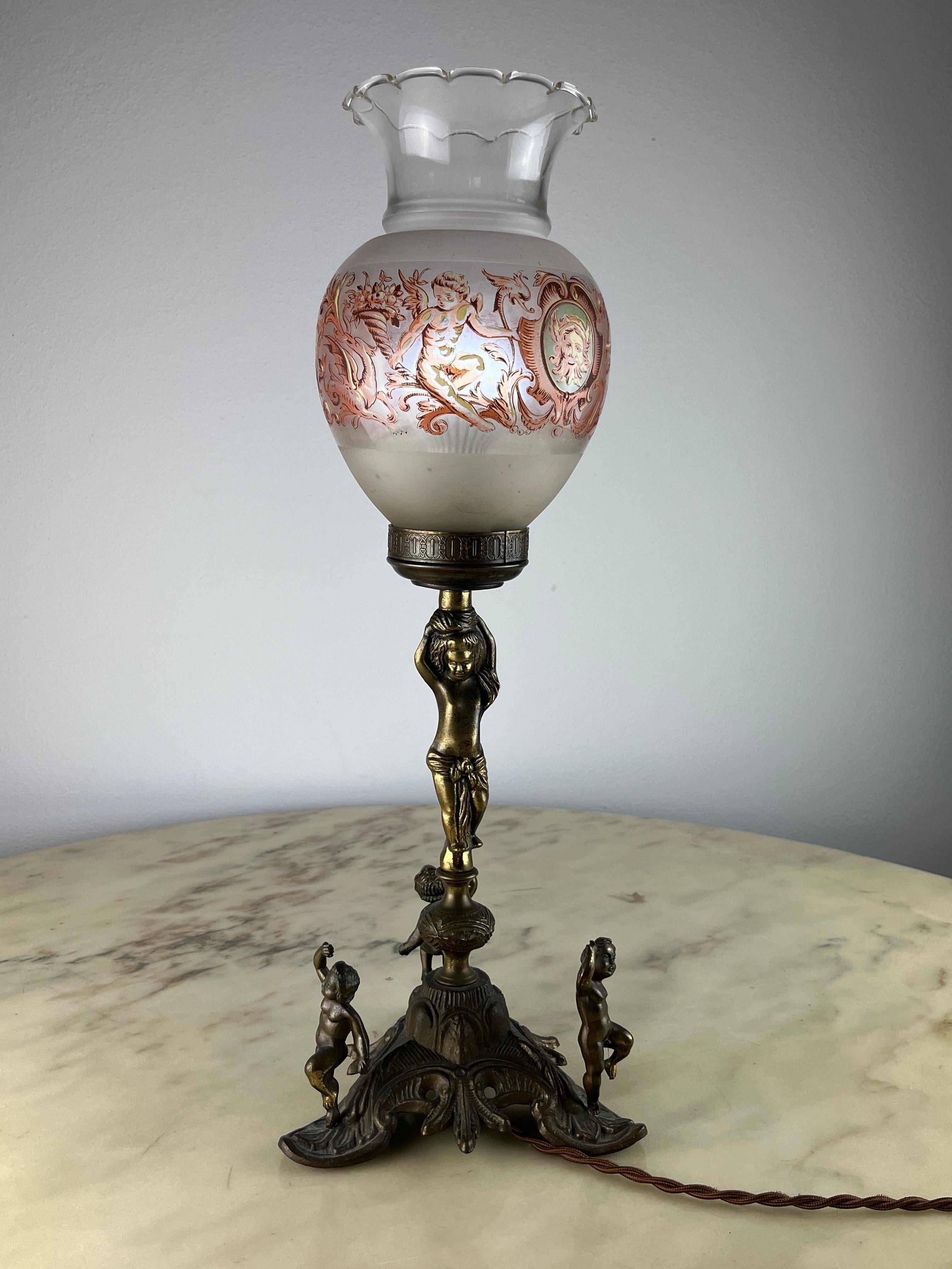 Lámpara de mesa en bronce y cristal, Italia, años 60 en venta 1