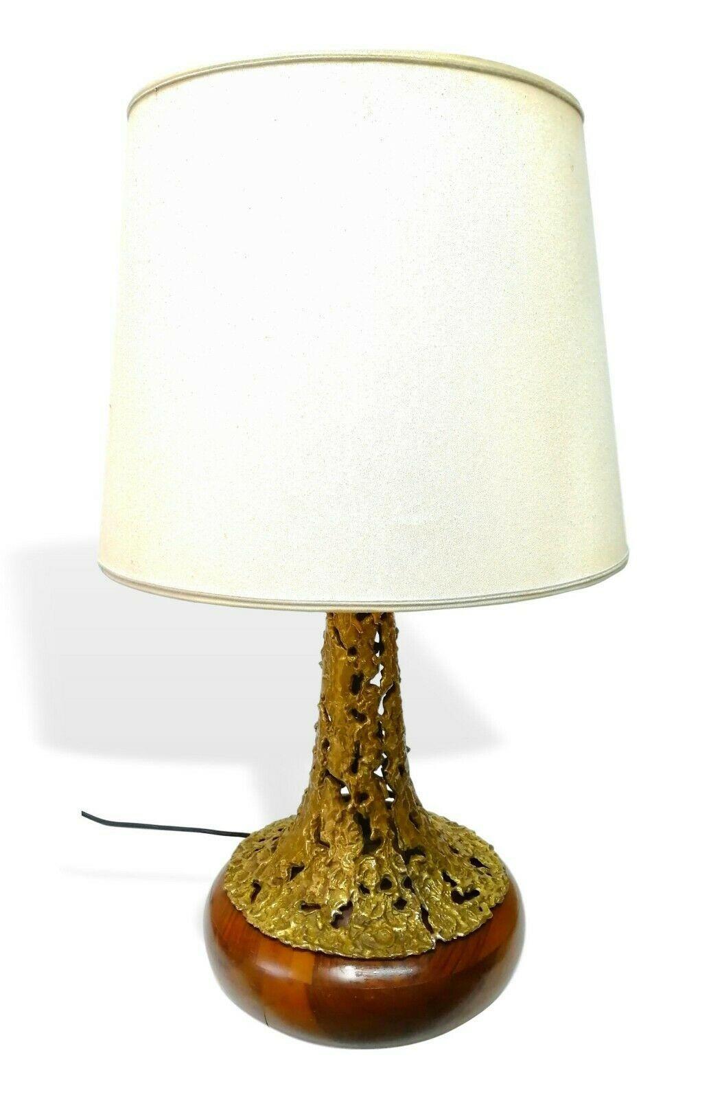 Late 20th Century Table Lamp in Bronze and Wood, Design Angelo Brotto for Esperia, 1977 For Sale