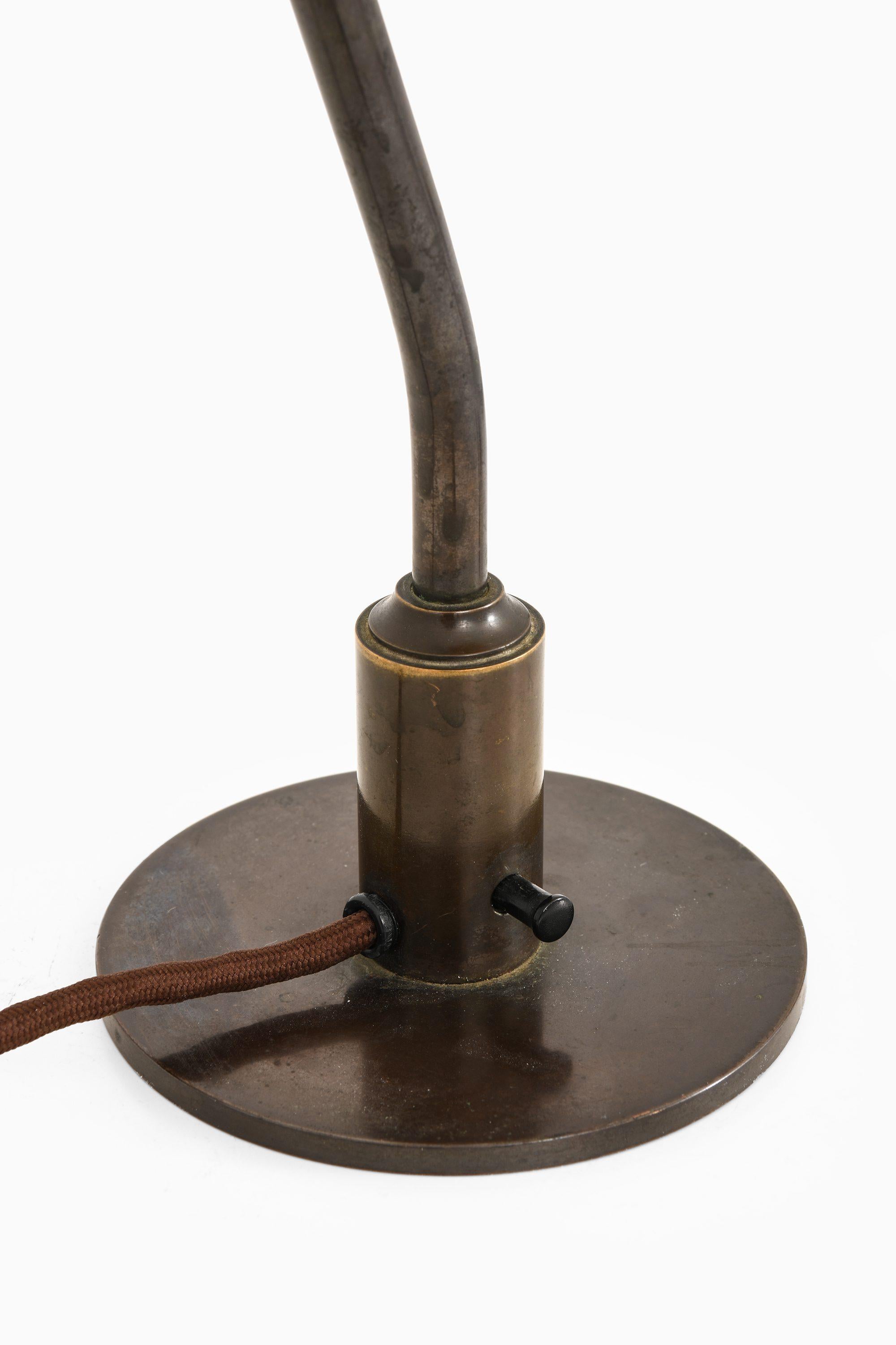 Lámpara de mesa con marco de latón marrón de Poul Henningsen, 1931-1933 en Bueno estado para la venta en Limhamn, Skåne län