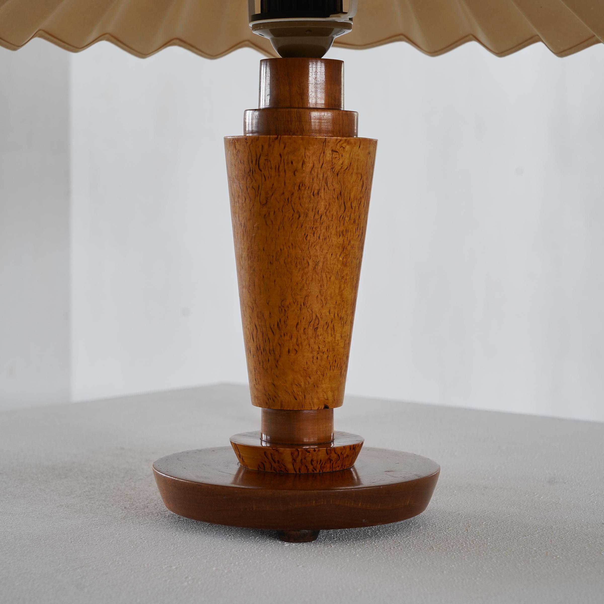 Mid-Century Modern Table Lamp in Burl Wood