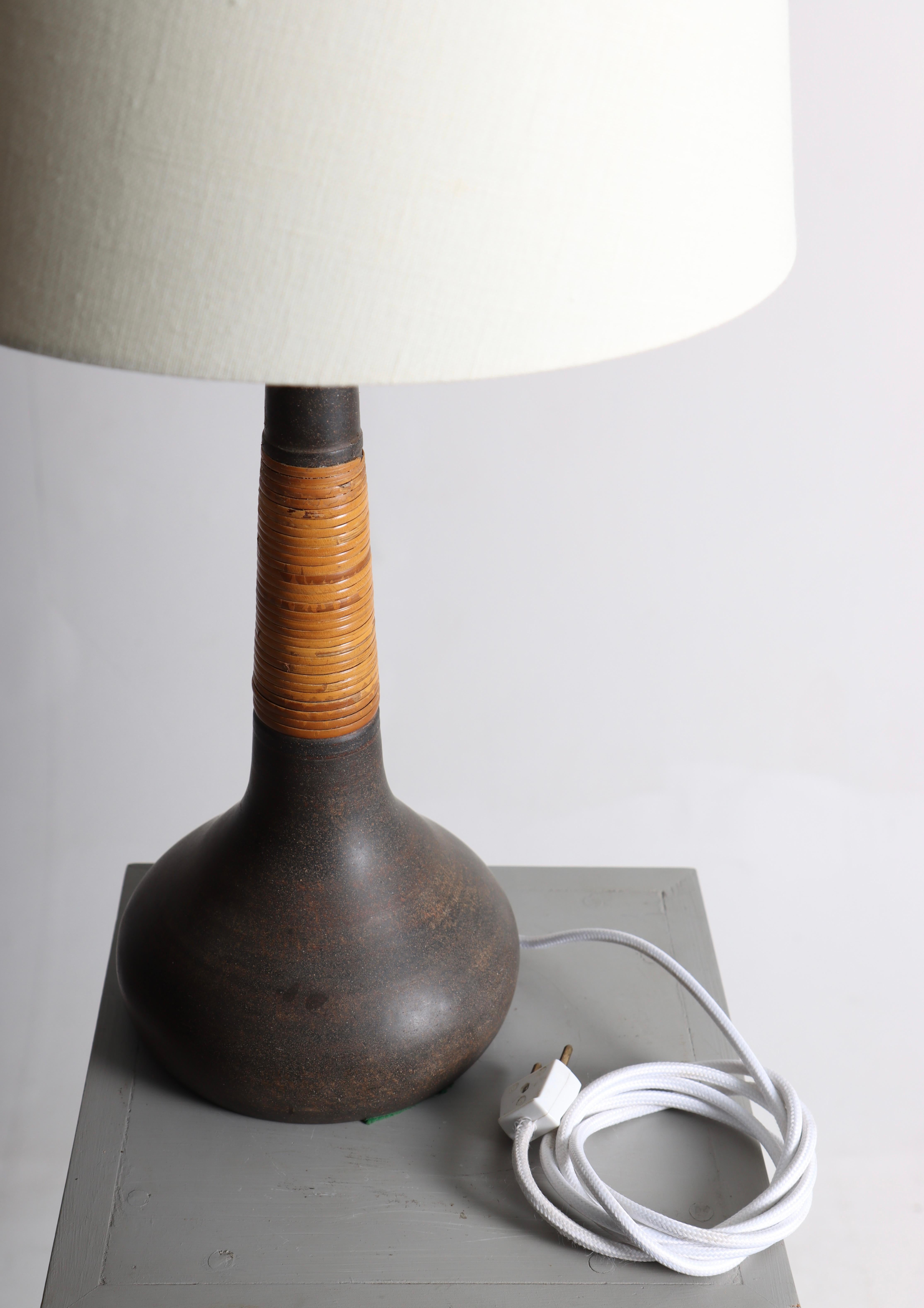 Mid-20th Century Table Lamp in Ceramic and Cane by Kähler For Sale