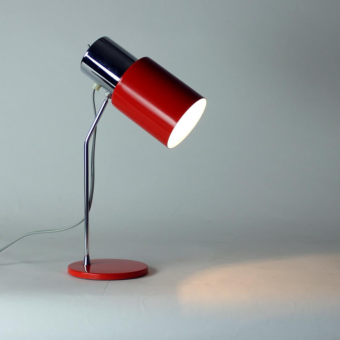 Table Lamp in Chrome and Red Metal, by Josef Hurka for Napako, 1960s For Sale 3